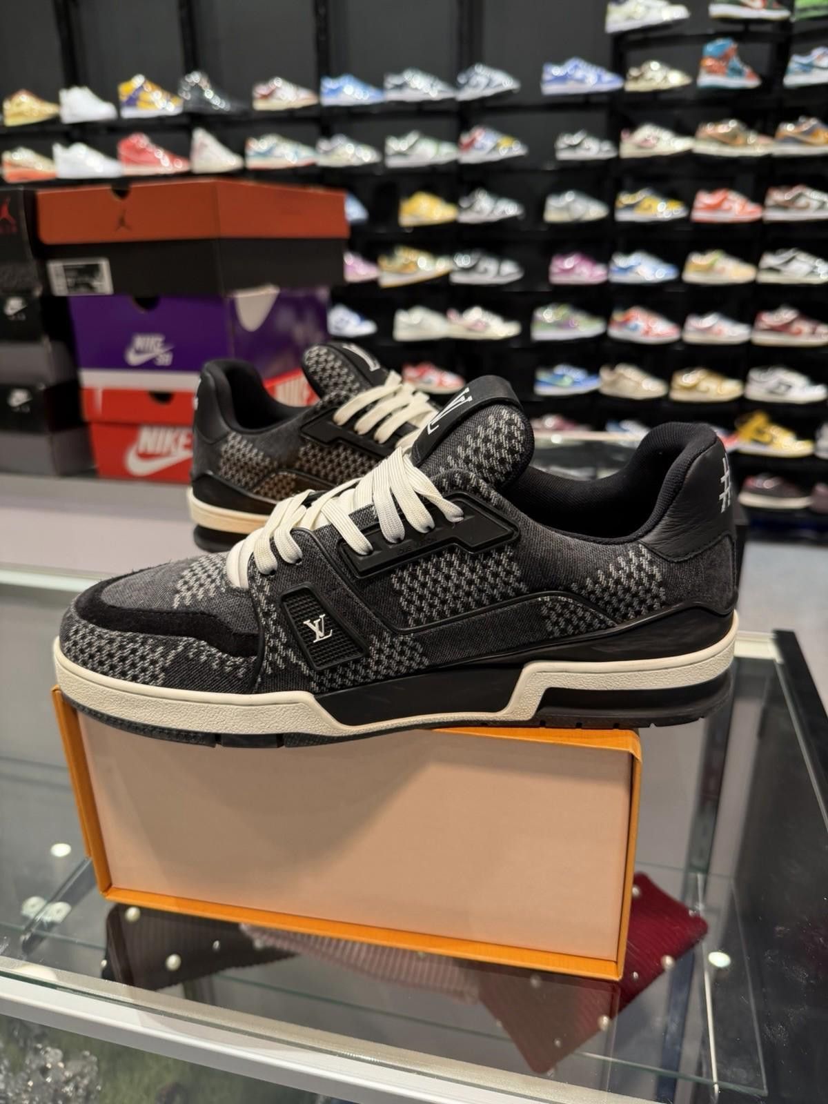 Louis Vuitton Size 7.5LV/8.5US - Louis Vuitton Trainer ' Black ' $1200 Size US 8.5 / EU 41-42 - 4 Thumbnail