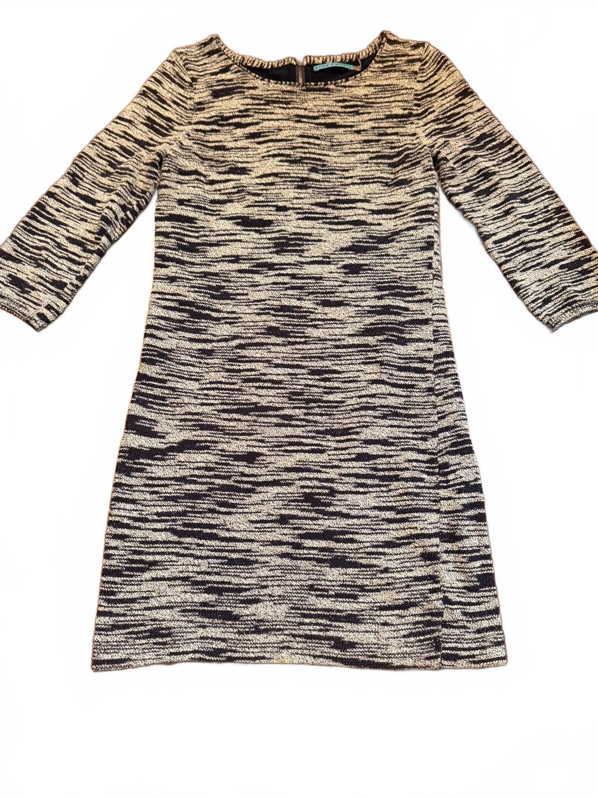 Other Alice + Olivia Navy White Knit Space Dye Mini Dress M Size M / US 6-8 / IT 42-44 - 1 Thumbnail