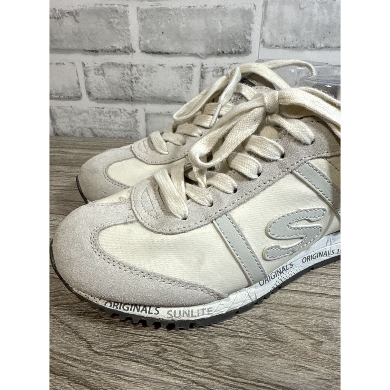 SKECHERS SKECHERS Air Cooled Memory Foam Athletic Gray Suede Synthetic Womens 9 Size ONE SIZE - 2 Thumbnail