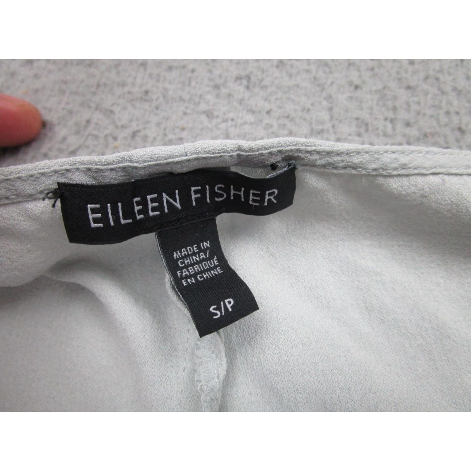 Eileen Fisher VINTAGE Eileen Fisher Tank Shirt Womens S Gray 100% Silk Back Zip Asymmetrical Hem Size S / US 4 / IT 40 - 3 Thumbnail