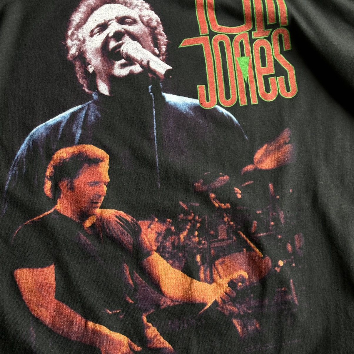 Band Tees Vintage 90s Tom Jones Graphic Tee Size US XL / EU 56 / 4 - 5 Thumbnail