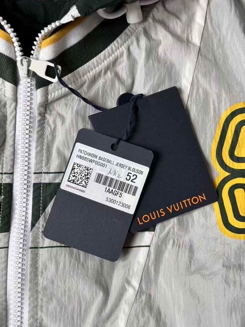 Louis Vuitton Louis Vuitton 1854 fake two-piece assault jacket Size US L / EU 52-54 / 3 - 4 Thumbnail