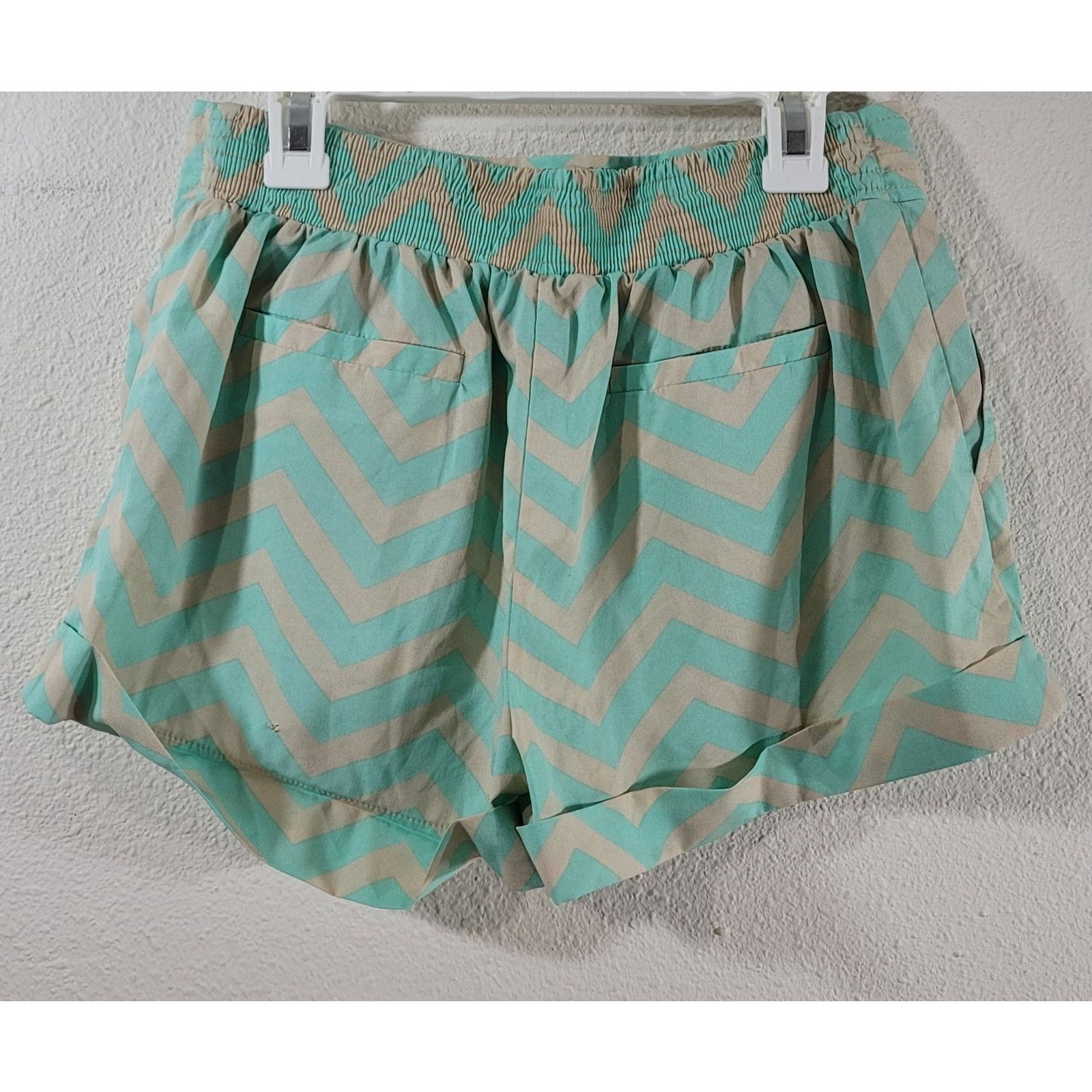 Other HeartSoul Tan Green Chevron Stripe Pull On Shorts Small Size 26" / US 2 / IT 38 - 2 Thumbnail