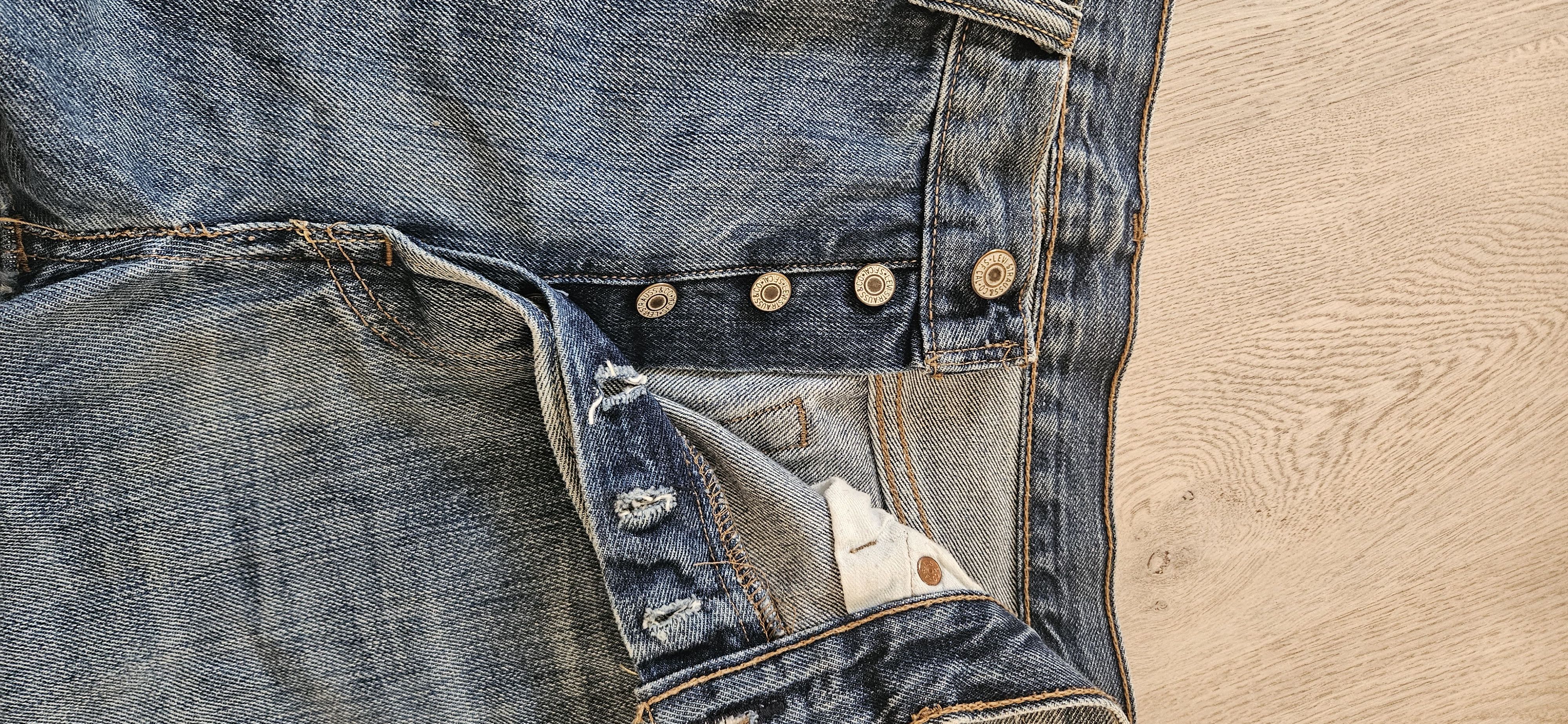 Levi's Vintage Clothing Levi’s 501 Vintage Jeans W33 L34 - Classic Blue Denim Size US 34 / EU 50 - 9 Thumbnail