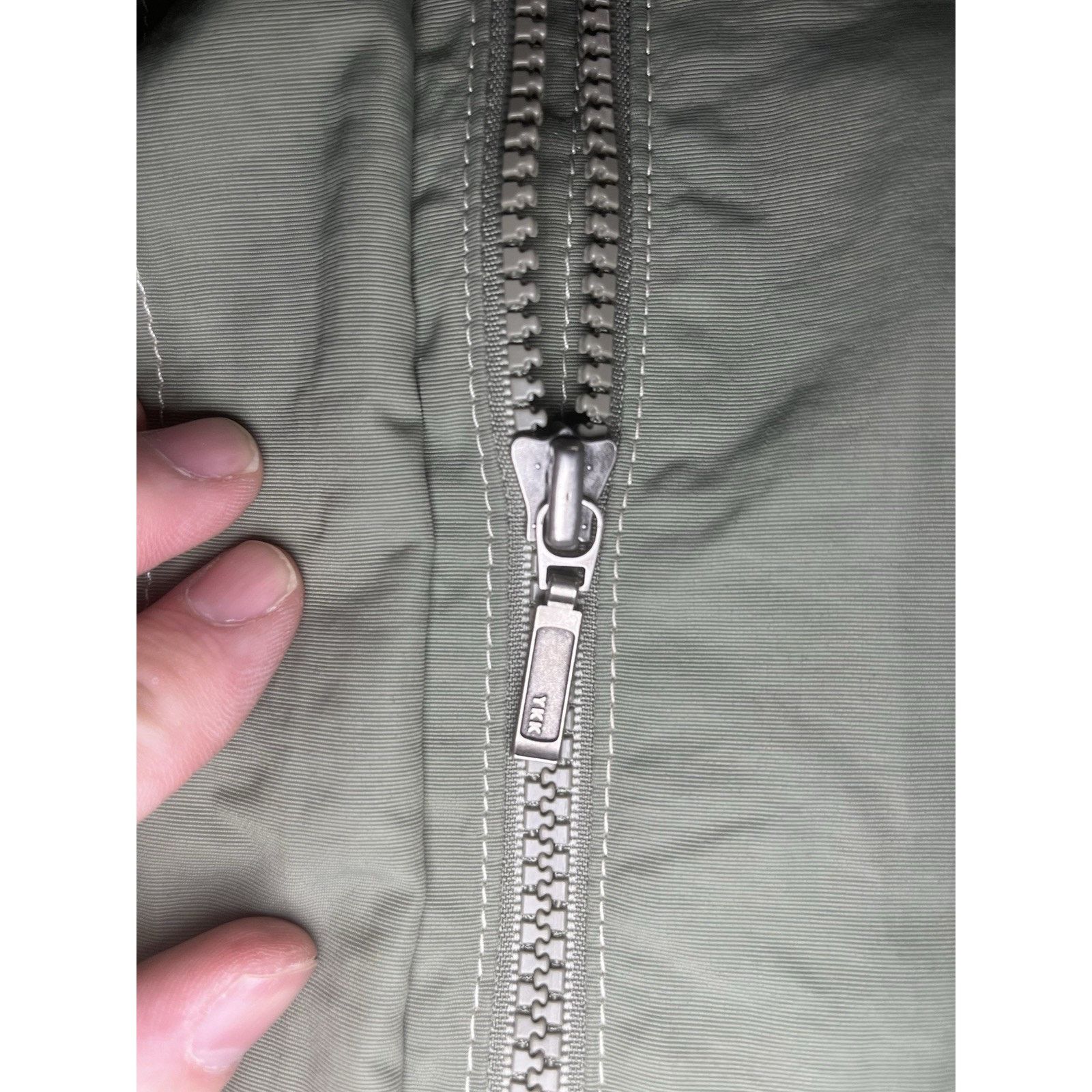 Eddie Bauer Eddie Bauer Lightweight Hooded Nylon Jacket – L Size L / US 10 / IT 46 - 5 Thumbnail