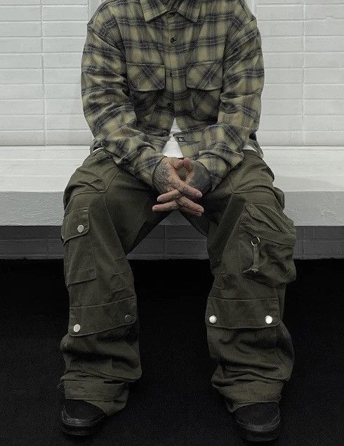 Utility grunge retro multi pocket cargo pants