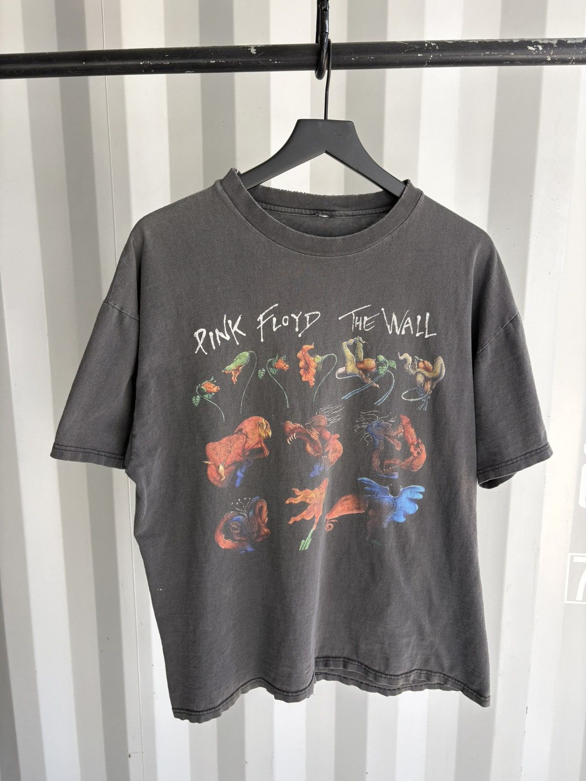 Band Tees Vintage Pink Floyd Shirt Thrashed Faded Grunge Band Size US XL / EU 56 / 4 - 1 Thumbnail