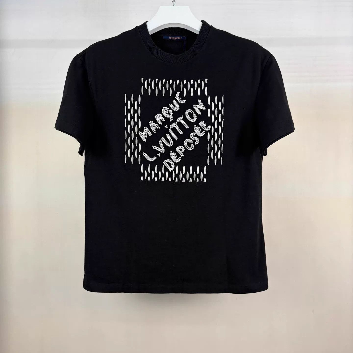 Louis Vuitton LV Pharrell Beaded Logo Black S/S T M Italy Size US M / EU 48-50 / 2 - 1 Thumbnail