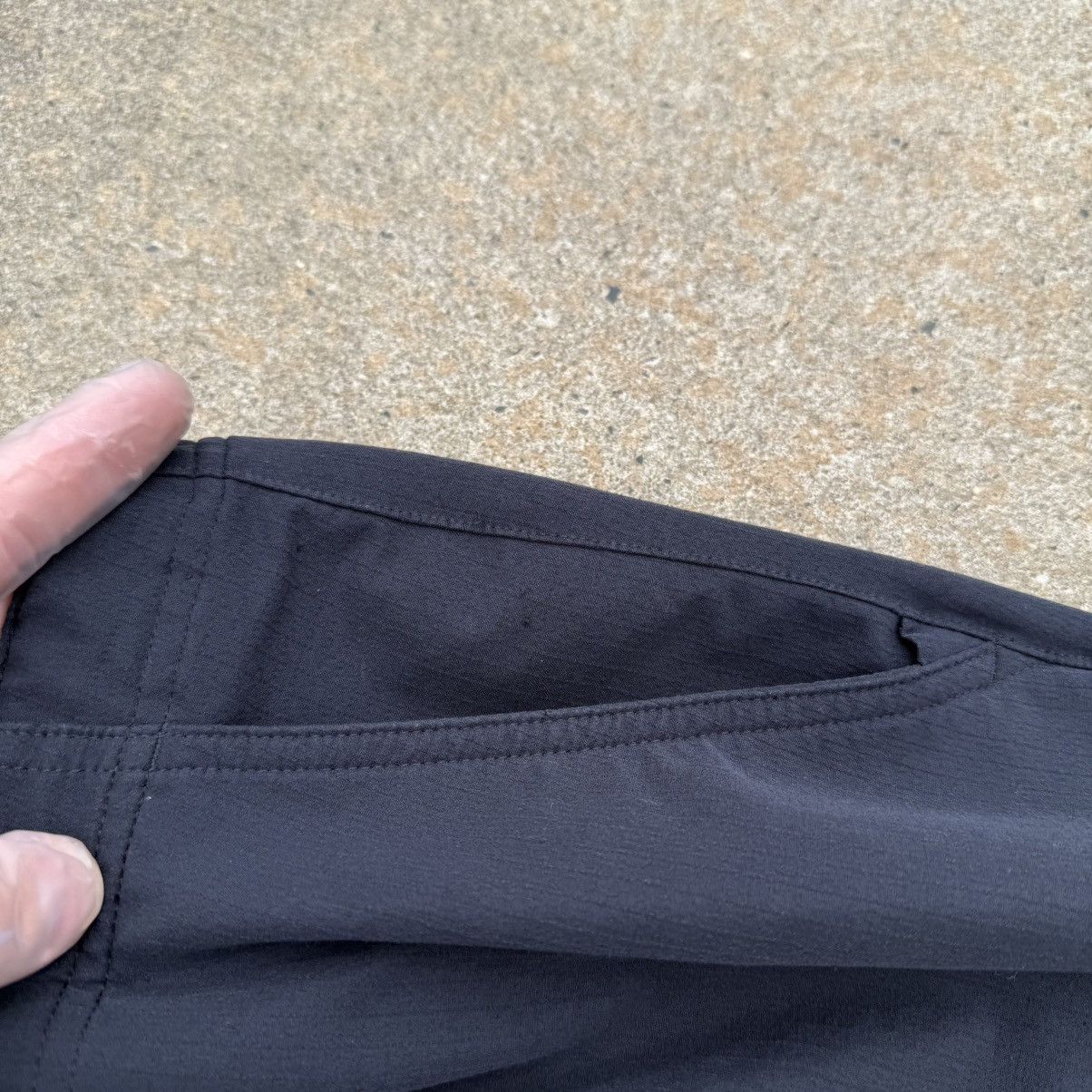 Adidas × Vintage Adidas Men’s Black Jogger Pants Size L - Elastic Waist Size US 34 / EU 50 - 12 Thumbnail
