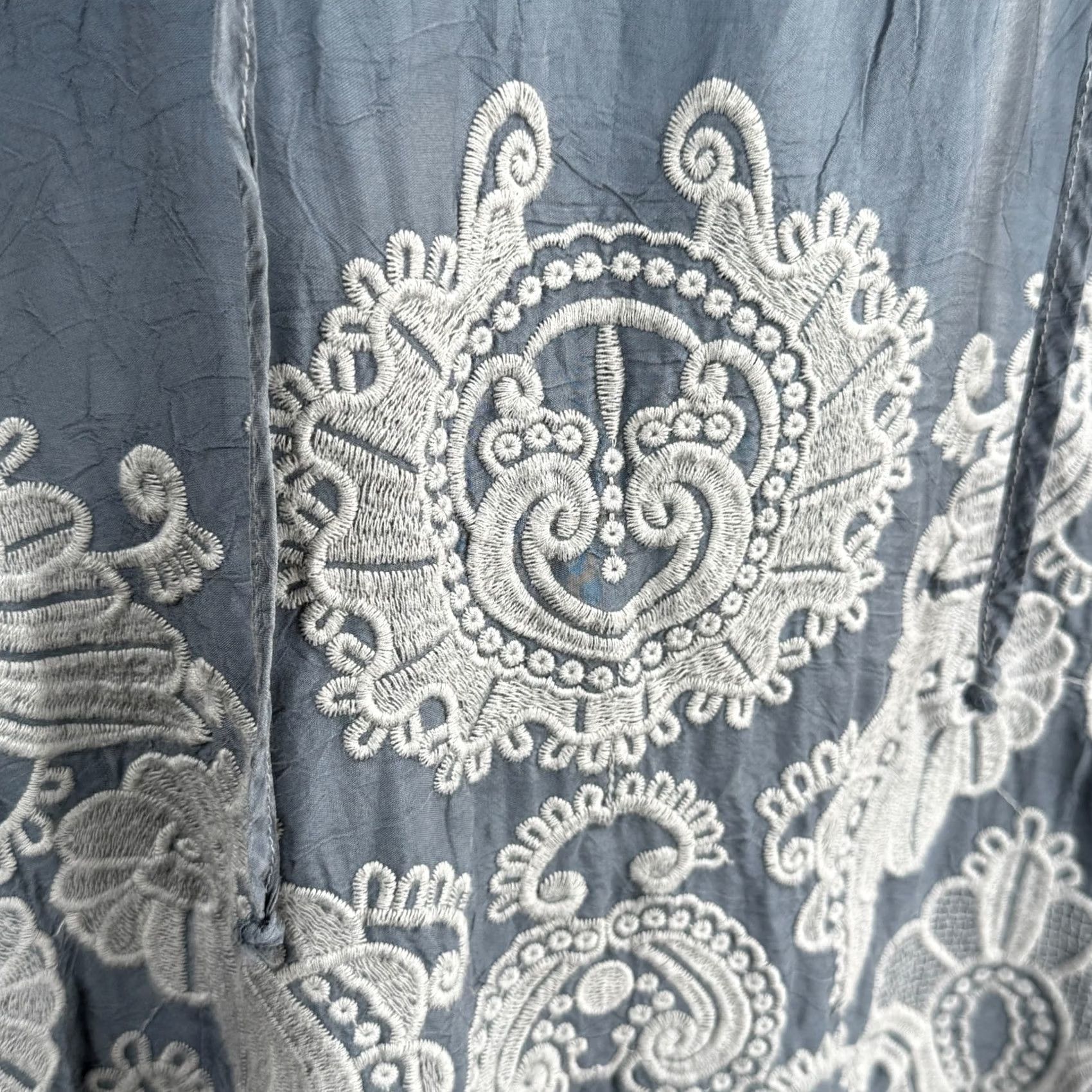 Johnny Was Johnny Was Blouse Womens S Blue Embroidered Rayon Sheer Floral Boho Tunic Shirt 3/4 Sleeve V-Neck Pullover Casual Party (1960s) Size S / US 4 / IT 40 - 6 Thumbnail