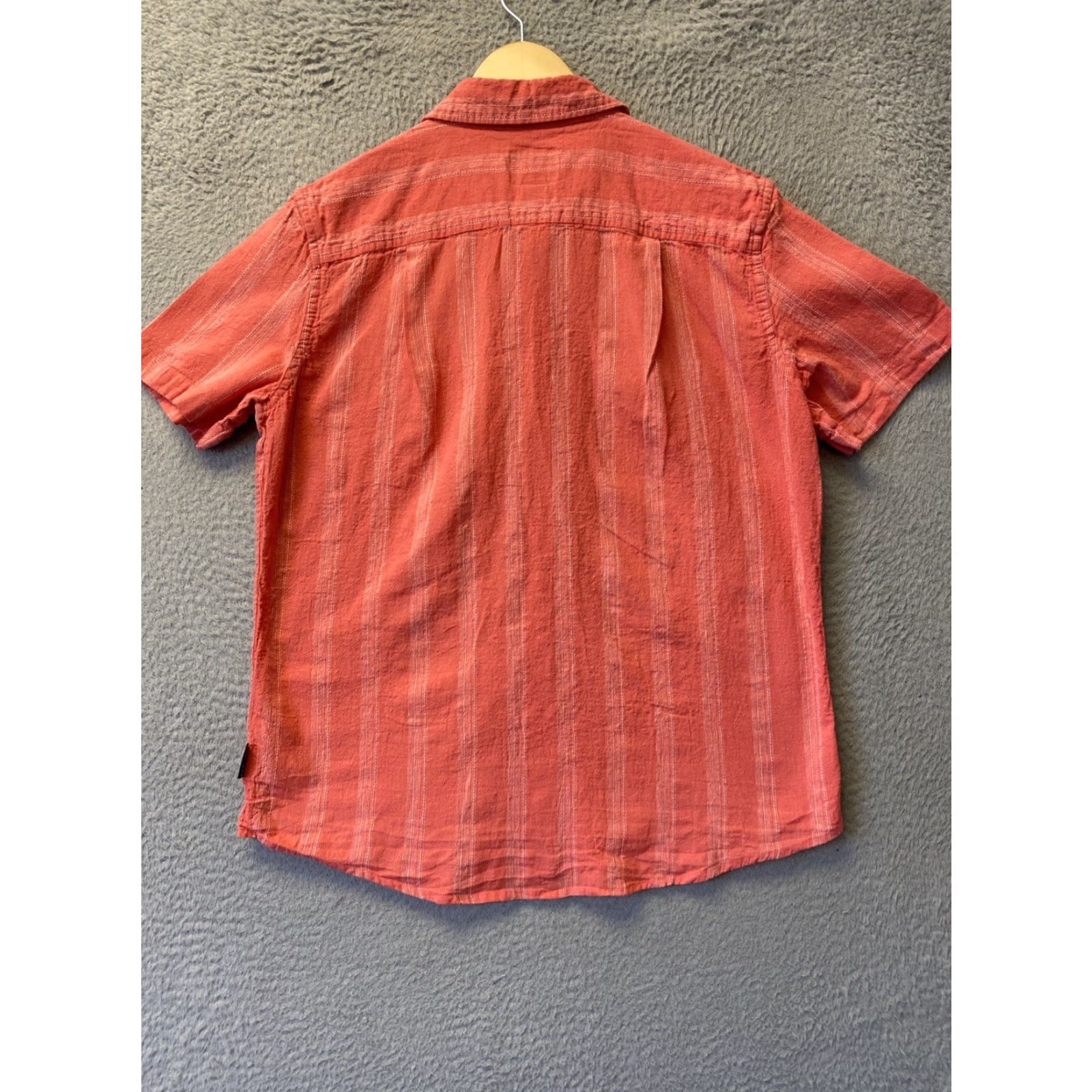 Quiksilver VINTAGE Quiksilver Shirt Men LARGE Coral Striped Button-Down Short Sleeve Front Pocket 90s Surfers Limited Edition Size US L / EU 52-54 / 3 - 7 Thumbnail