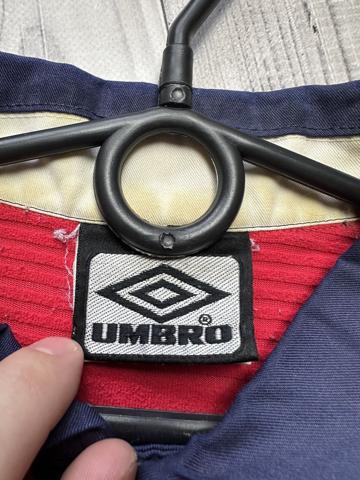 Umbro × Vintage Vintage England Umbro red soccer jersey size L Size US L / EU 52-54 / 3 - 4 Thumbnail