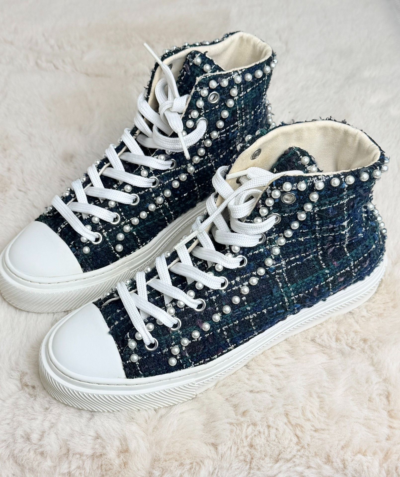 Stuart Weitzman Stuart Weitzman Plaid Hitop Sneakers us_8 Women Size US 8 / IT 38 - 1 Thumbnail