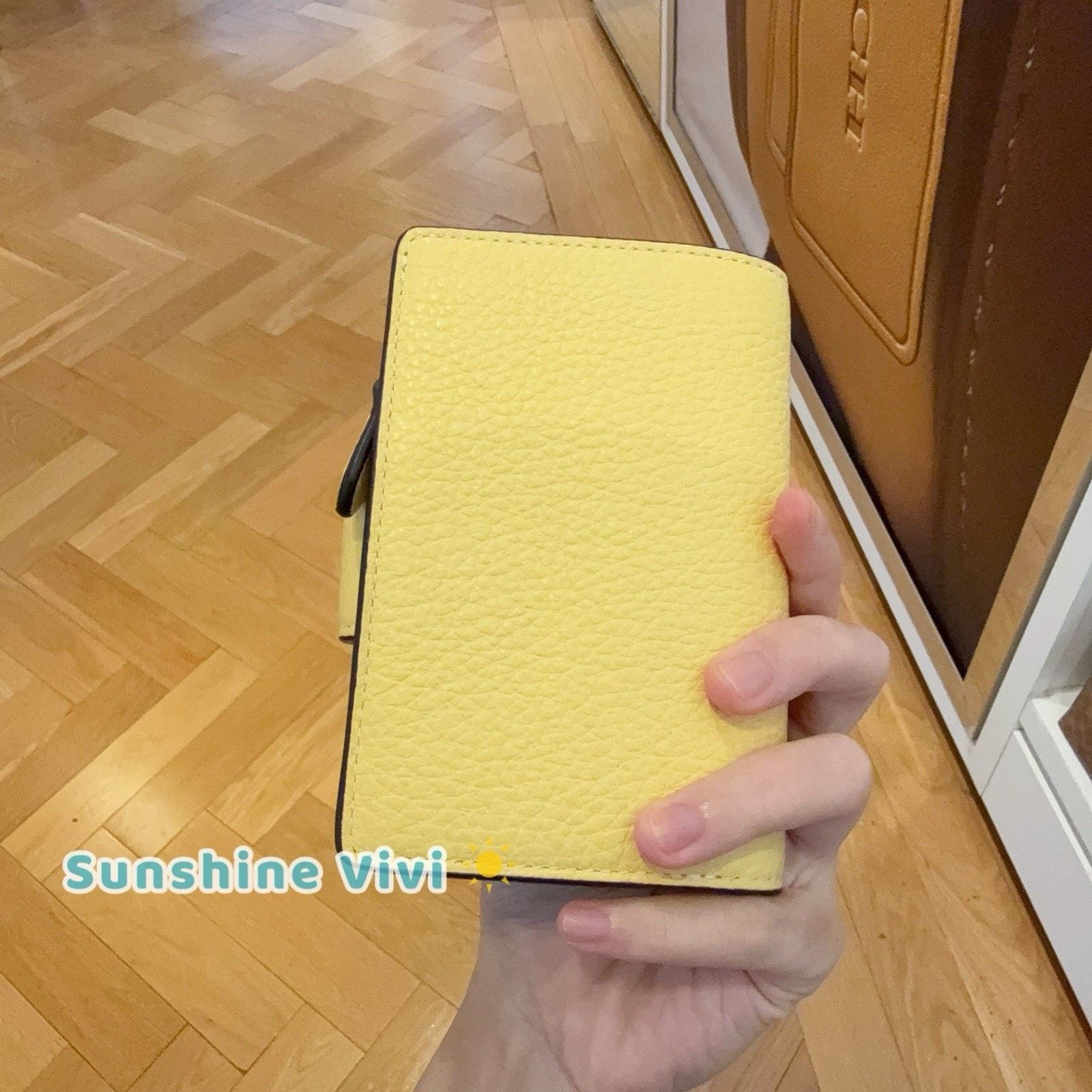 Coach NWT Coach Medium Corner Zip Wallet leather CBO41 Yellow Size ONE SIZE - 2 Thumbnail