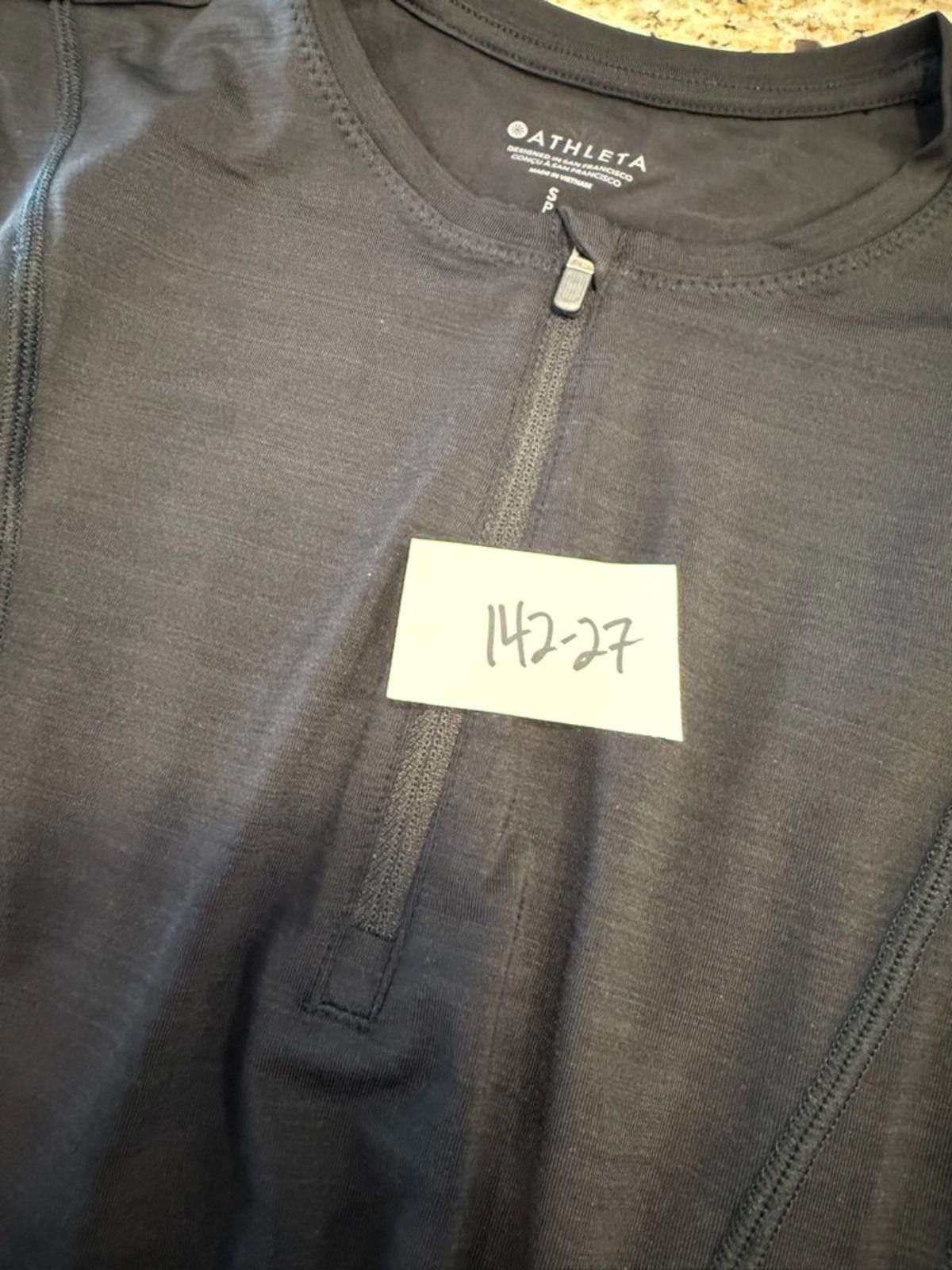 Other Athleta black sporty tank top zippered pocket SZ SM Size S / US 4 / IT 40 - 12 Thumbnail