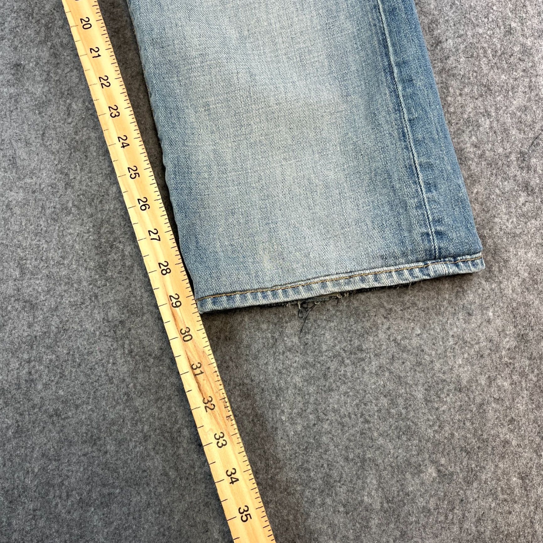 Replay Replay Mens Jeans Relaxed Straight 30 32 Light Blue Fades Denim Cotton 5-Pocket Brand Replay Mens Jeans Relaxed Straight 30 32 Light Wash Blue Fades Size US 30 / EU 46 - 4 Thumbnail