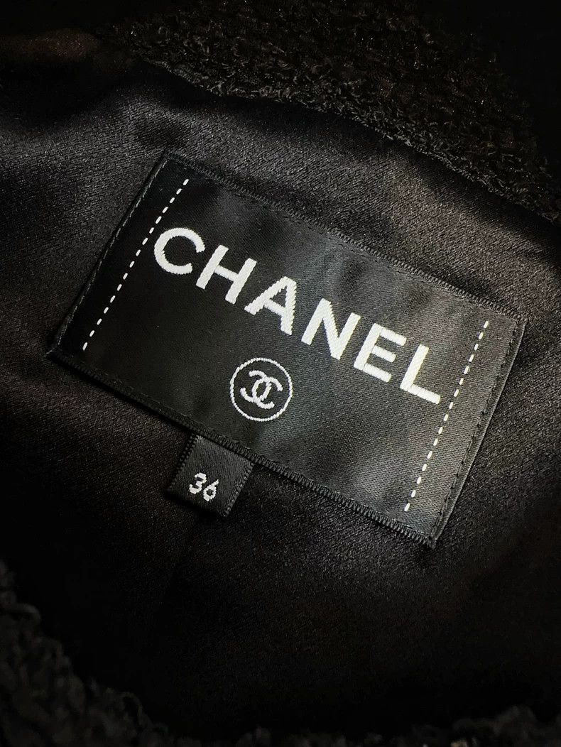 Chanel Chanel 23A black beaded striped two-pocket gold buckle wov Size XS / US 0-2 / IT 36-38 - 4 Thumbnail