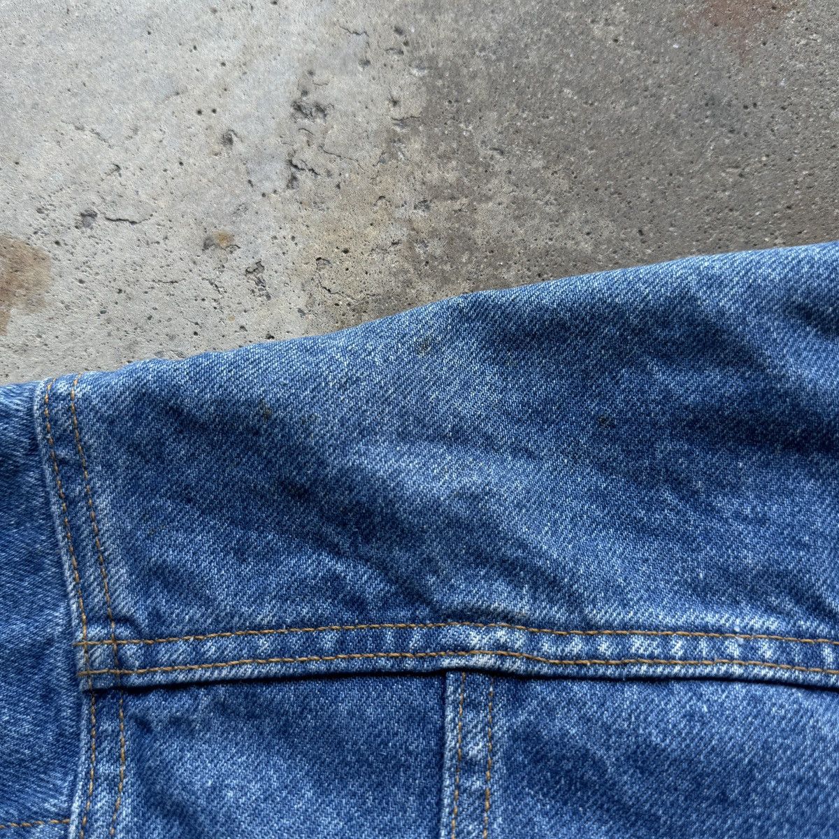 Levi's 80s Levi's Faded Denim Trucker Jacket Made in USA ERD Grunge Size US L / EU 52-54 / 3 - 13 Thumbnail
