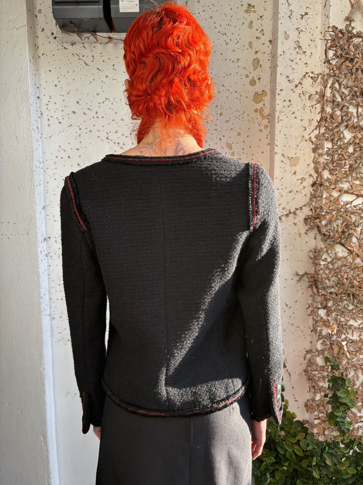 Chanel CHANEL BOUCLE JACKET FROM 2009 METIERS D' ART COLLECTION Size S / US 4 / IT 40 - 7 Thumbnail