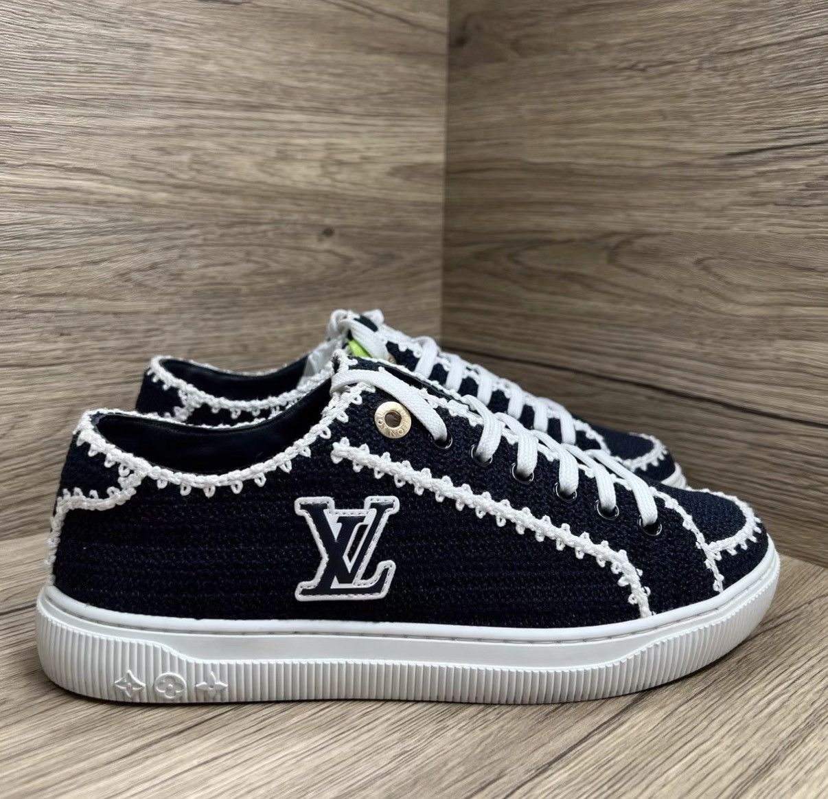 Louis Vuitton Louis Vuitton Lagoon White & Blue Crochet Sneakers J41 Size US 6.5 / IT 36.5 - 4 Thumbnail