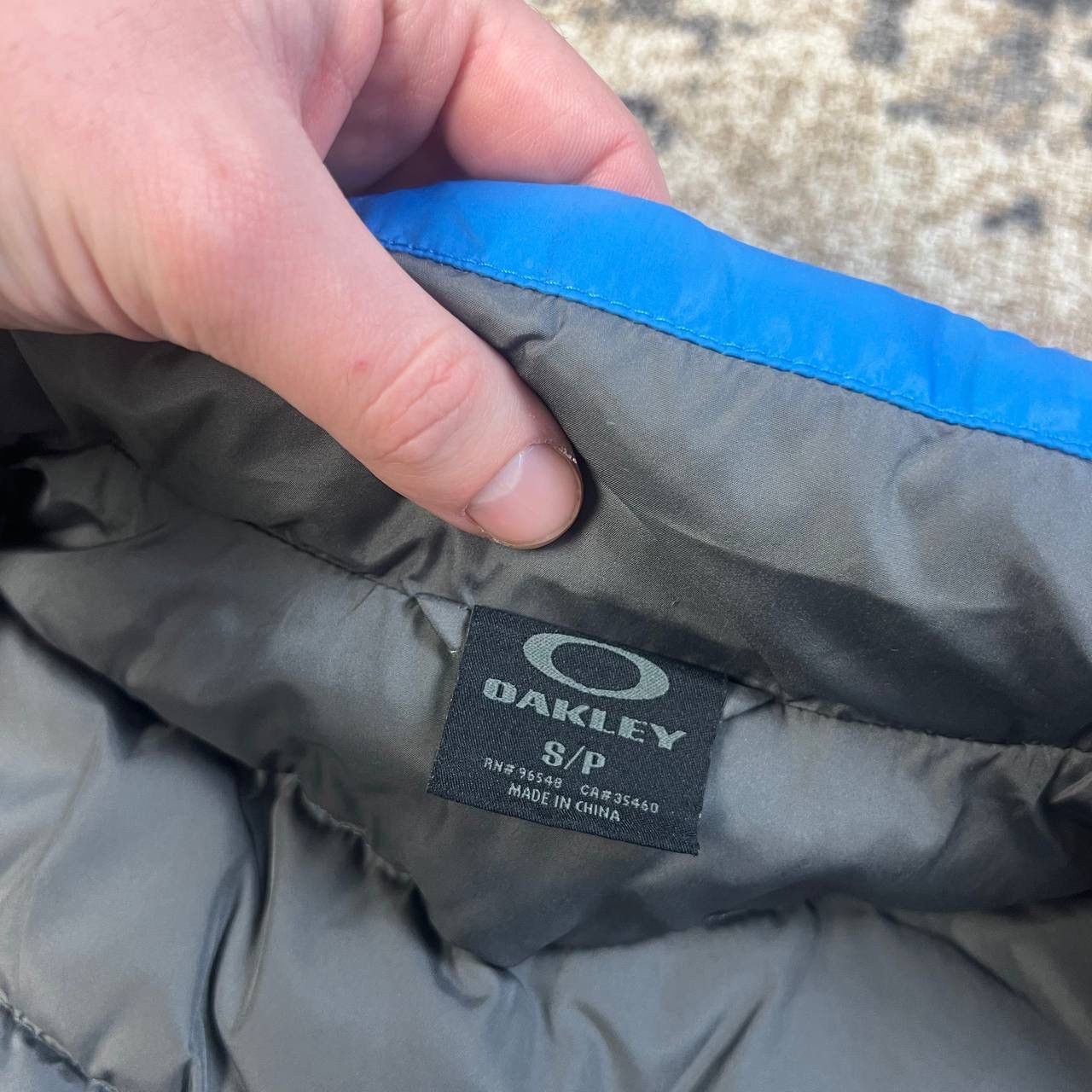 Oakley Oakley Vintage Y2K Mini Logo Puffer Down Vest Size US S / EU 44-46 / 1 - 5 Thumbnail