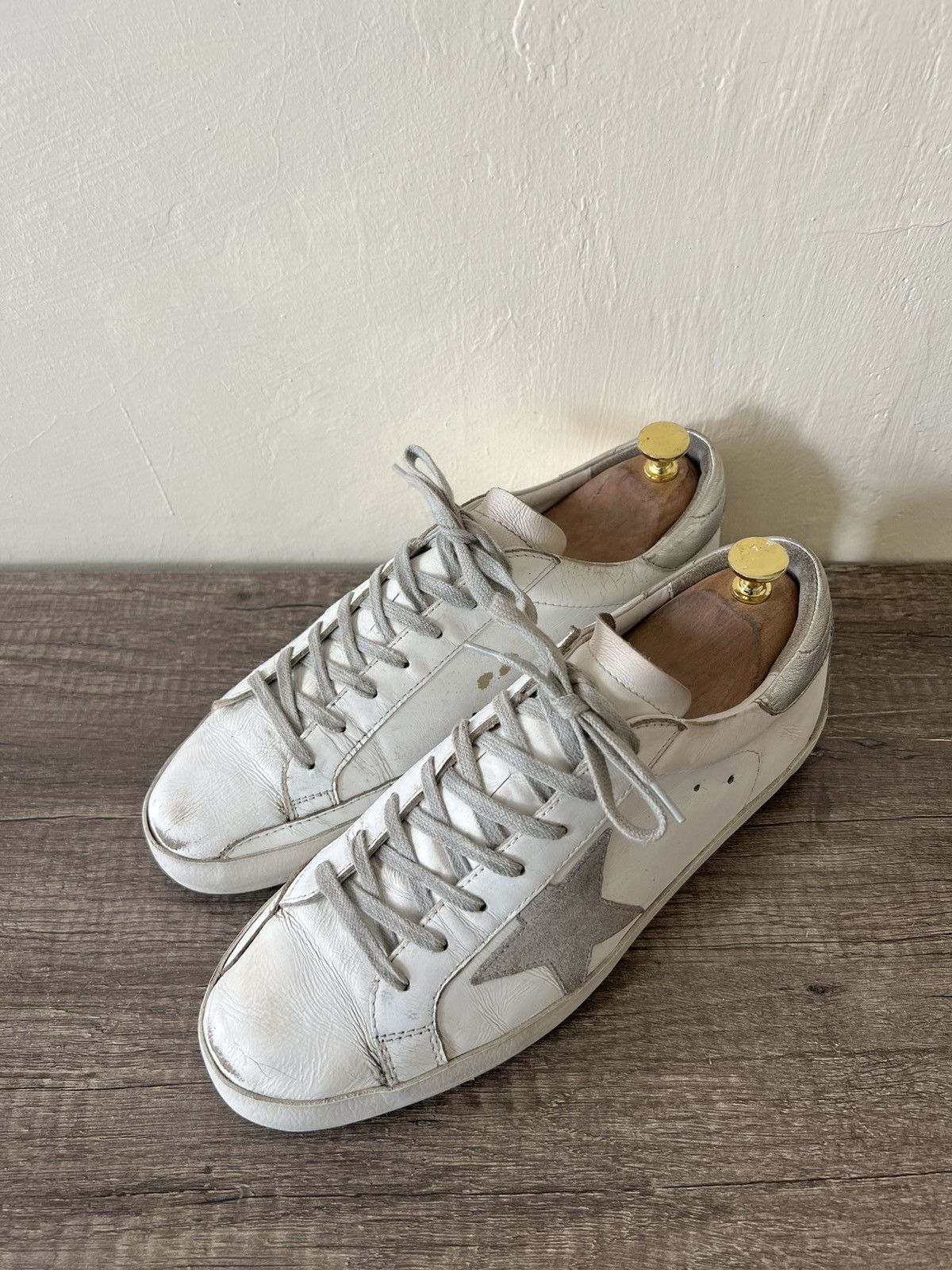 GOLDEN GOOSE SUPER-STAR WHITE DISTRESSED LEATHER SNEAKERS