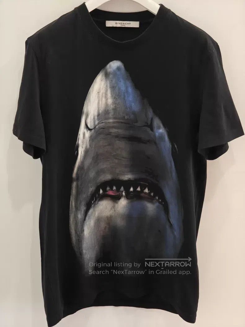 Givenchy Givenchy Shark Short Sleeve Size US S / EU 44-46 / 1 - 1 Thumbnail