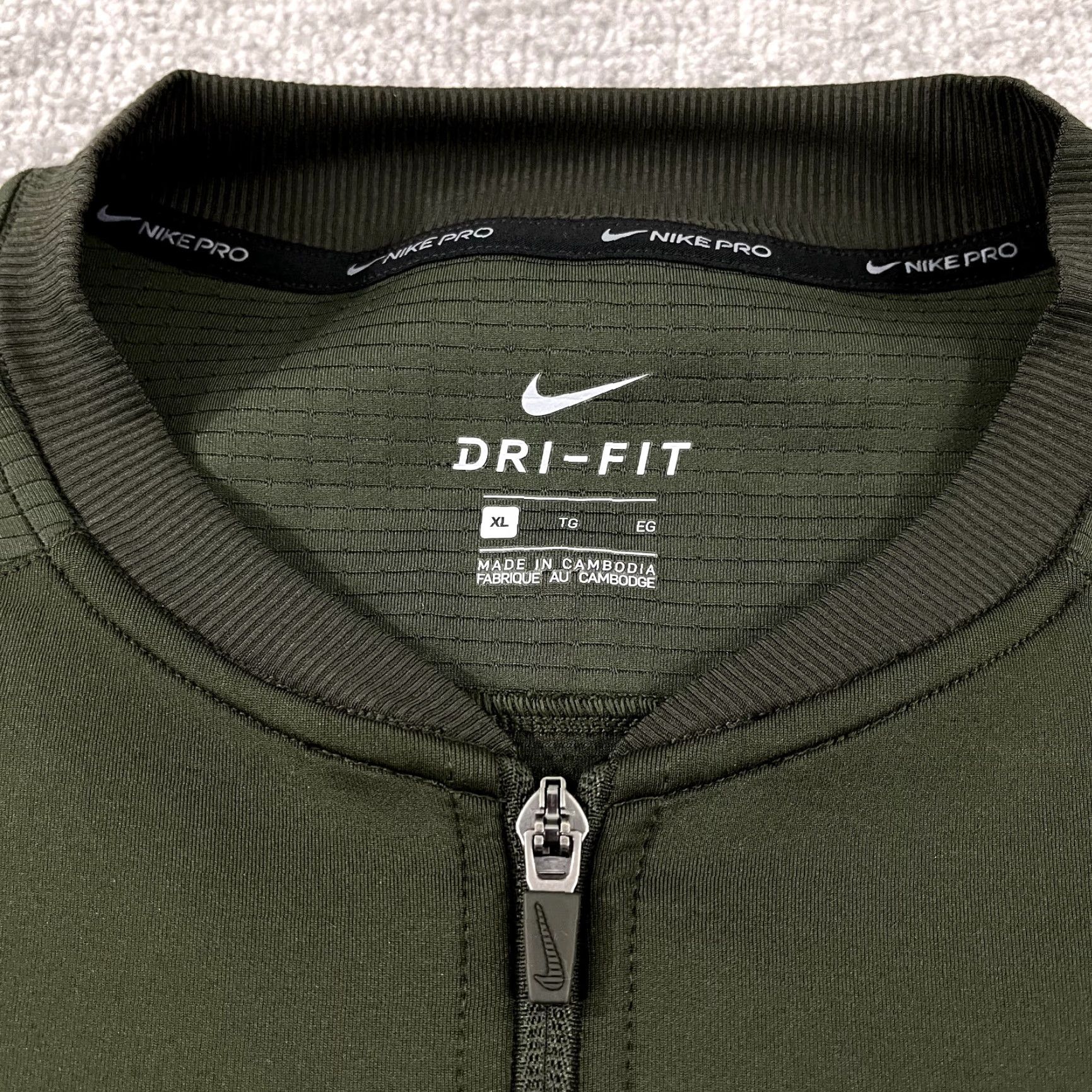 Nike VINTAGE: No – but since not vintage, skip. Full optimized title: Nike Pro Jacket Mens XL Green Full Zip Training Golf Running BV5568-355 Size US XL / EU 56 / 4 - 3 Thumbnail