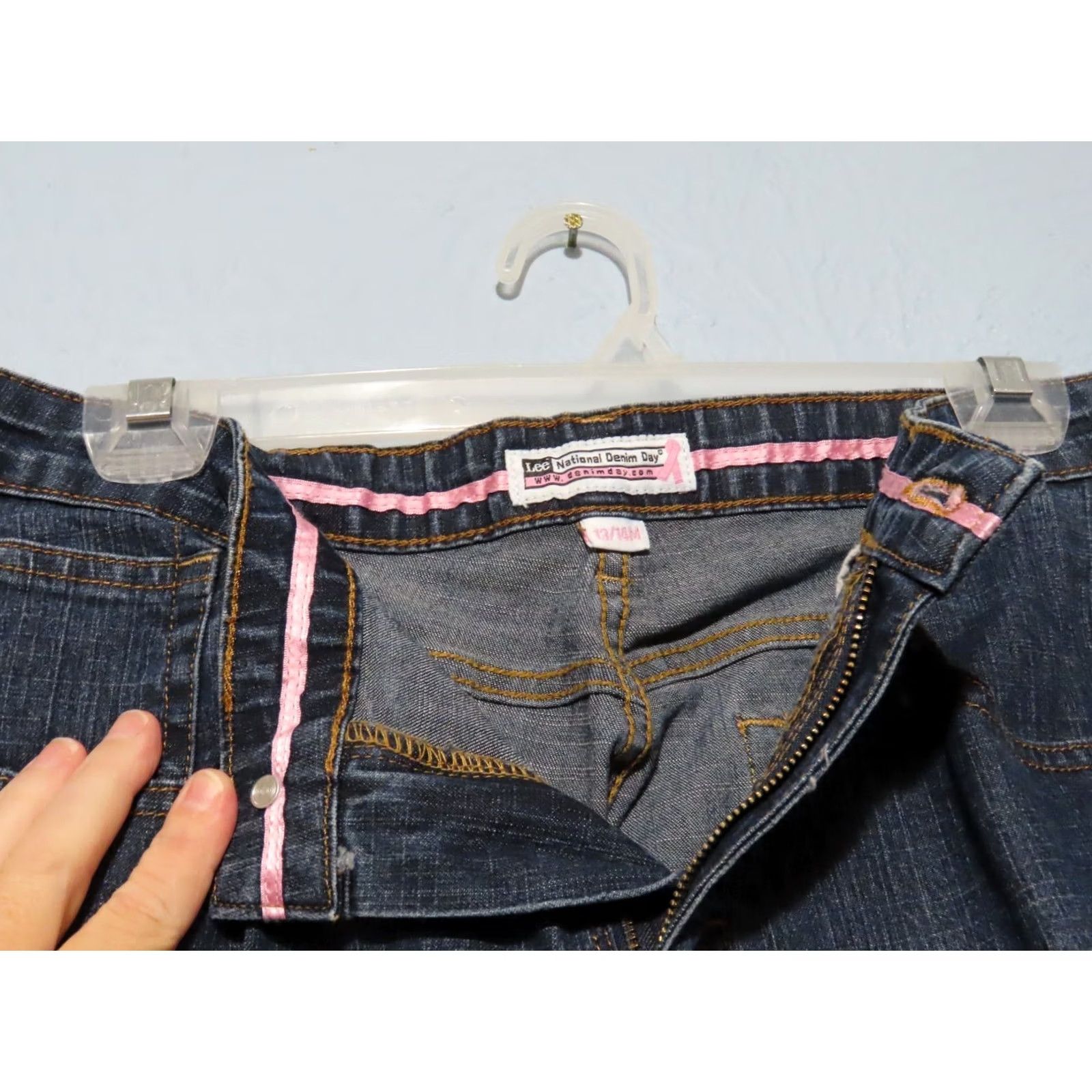 Lee Lee National Denim Day Blue Jeans with Pink Accents Womens Regular 13/14M Mid Rise 5-Pocket Denim Zip Inseam 30.5in Cotton Blend Blue Jeans Size 34" / US 12 / IT 48 - 4 Thumbnail