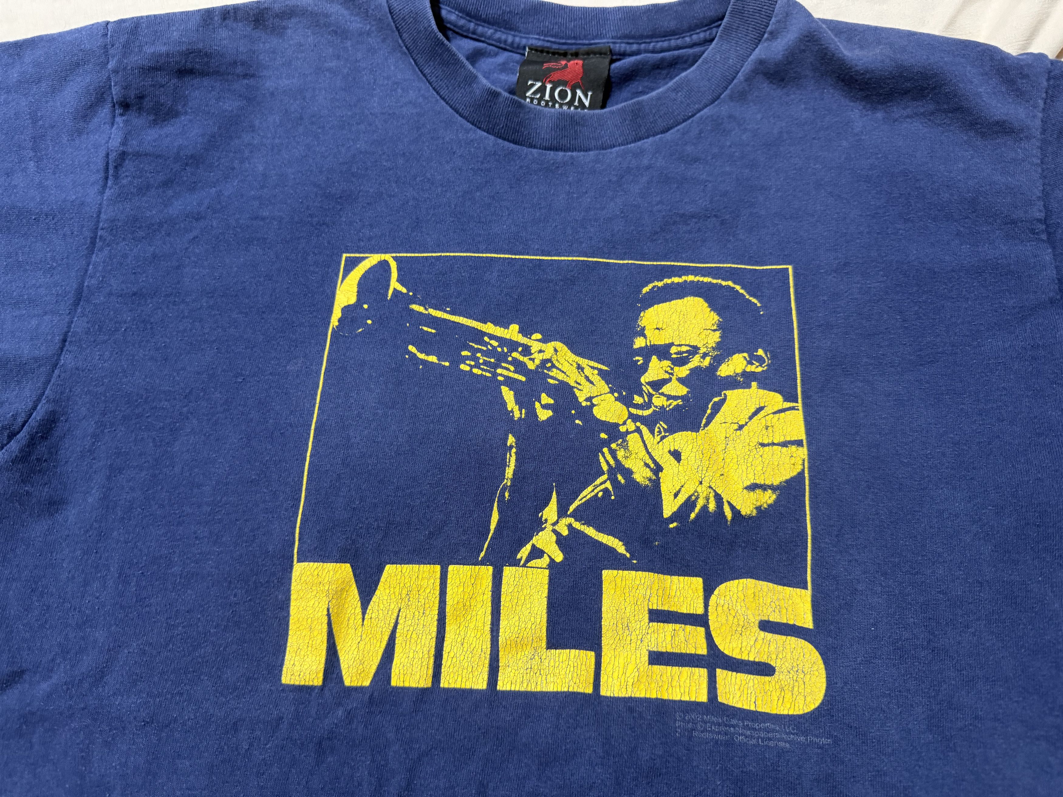 Vintage Vintage 2000s Miles Davis T-Shirt Zion Jazz Blues Size US L / EU 52-54 / 3 - 3 Thumbnail