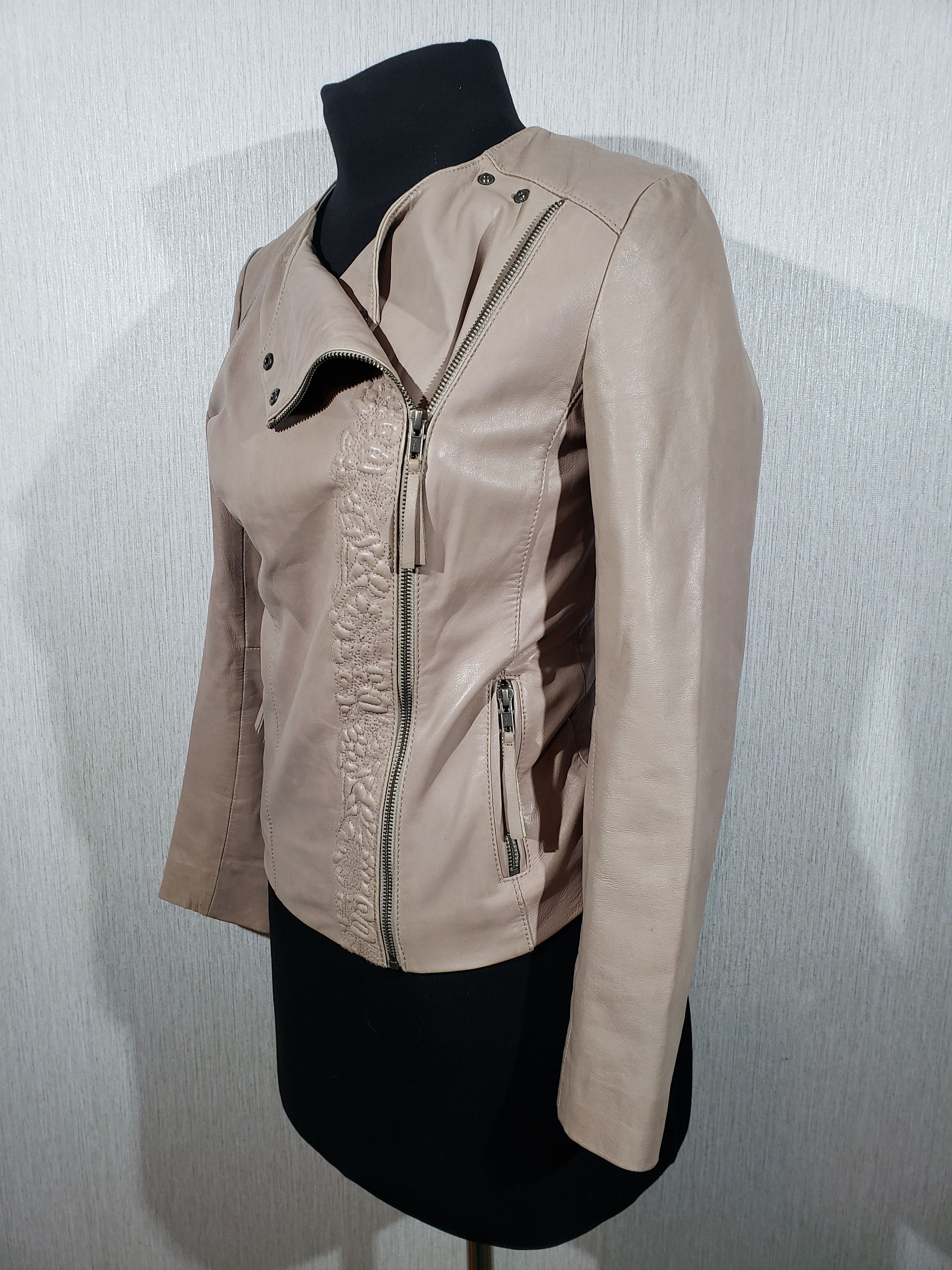 Other Stylish women's leather jacket with a metal zipper. Size M / US 6-8 / IT 42-44 - 2 Thumbnail