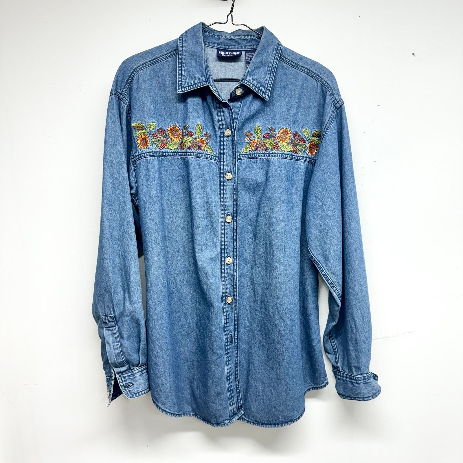 Vintage Vintage 90s Solutions Denim Floral Embroidered Top, Size M Size M / US 6-8 / IT 42-44 - 1 Thumbnail