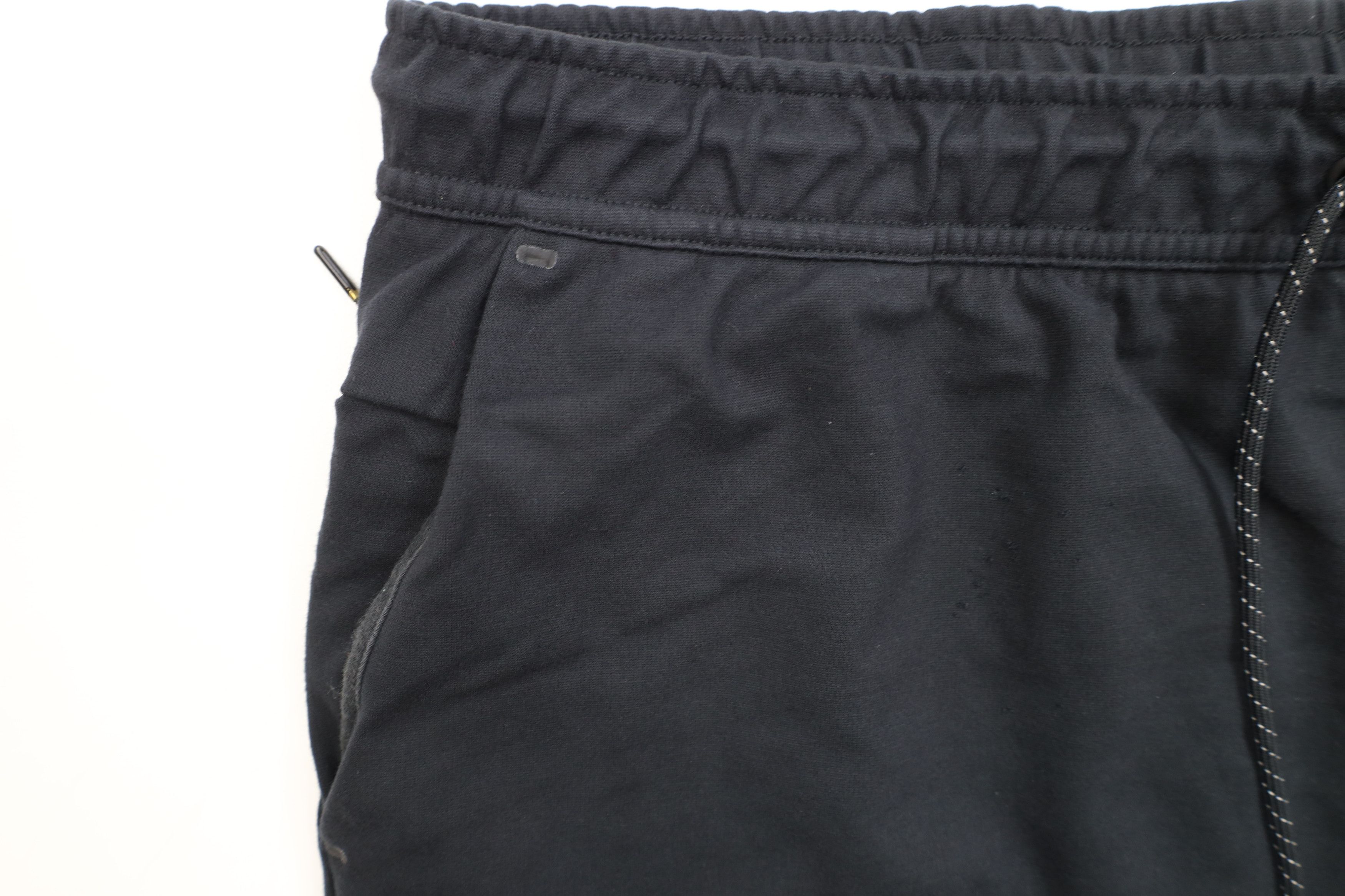 Nike × Vintage Nike Sportswear Spell Lightweight Tech Fleece Shorts Black Size US 38 / EU 54 - 7 Thumbnail