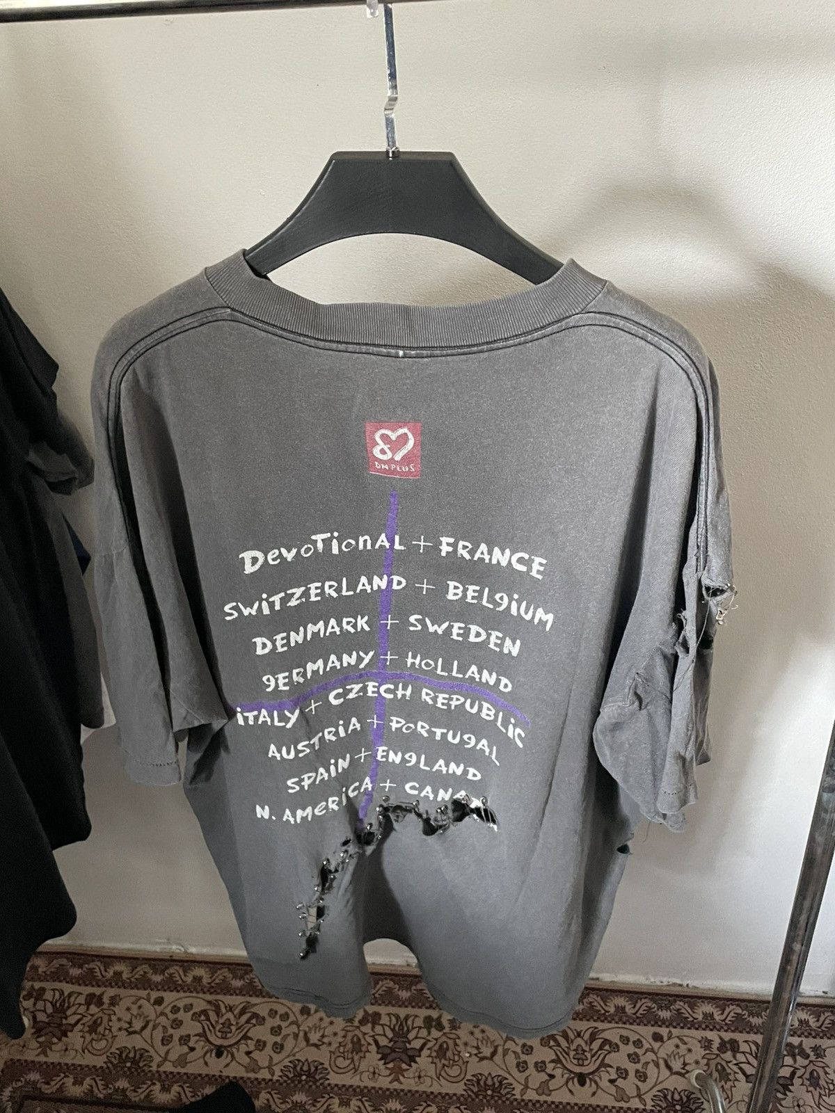 Vintage Vintage 90s Depeche Mode Devotional Tour Faded T-Shirt Size US XL / EU 56 / 4 - 2 Thumbnail