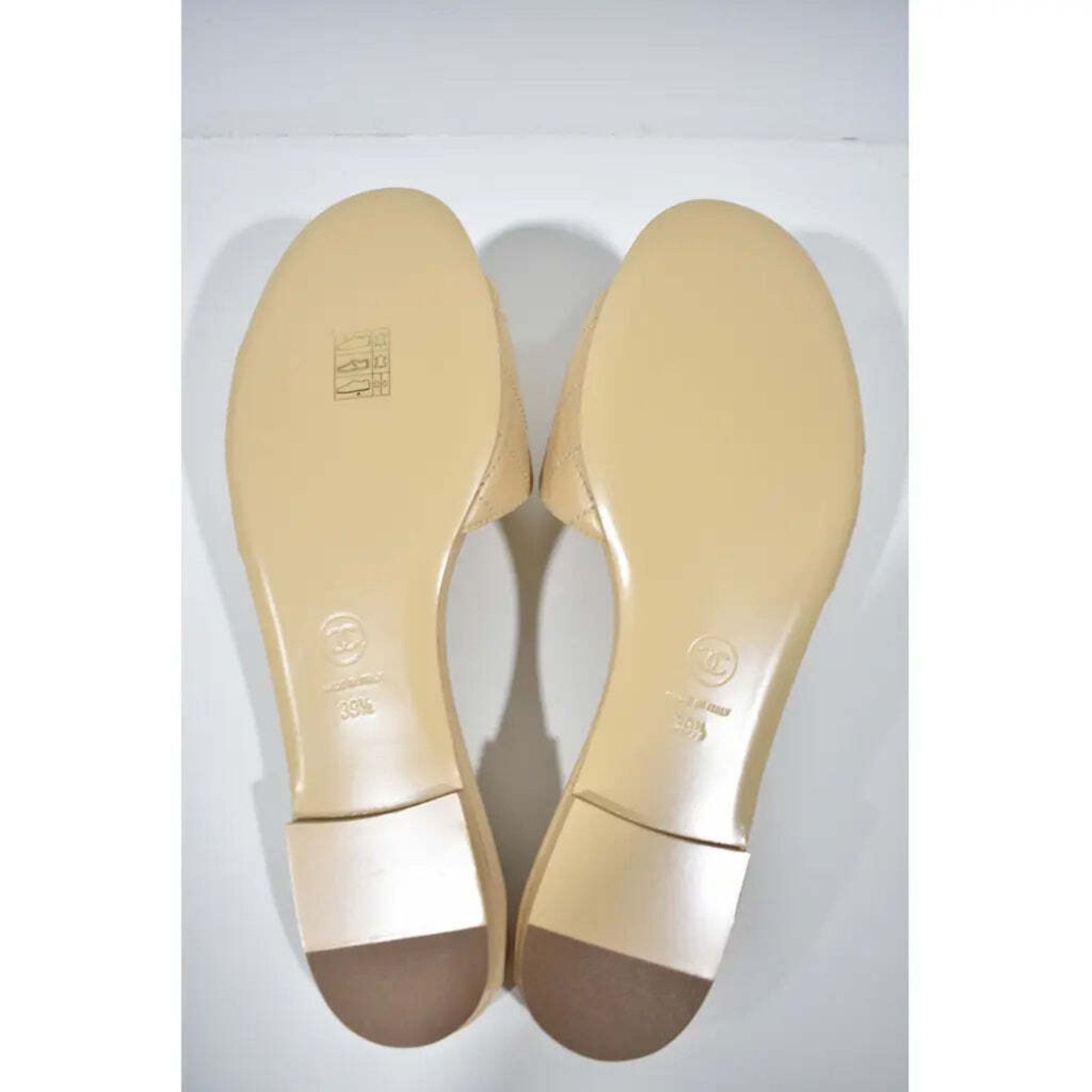 Chanel Chanel REV Beige Turnlock Quilted Gold CC Logo Mules Slide Size US 9.5 / IT 39.5 - 12 Thumbnail