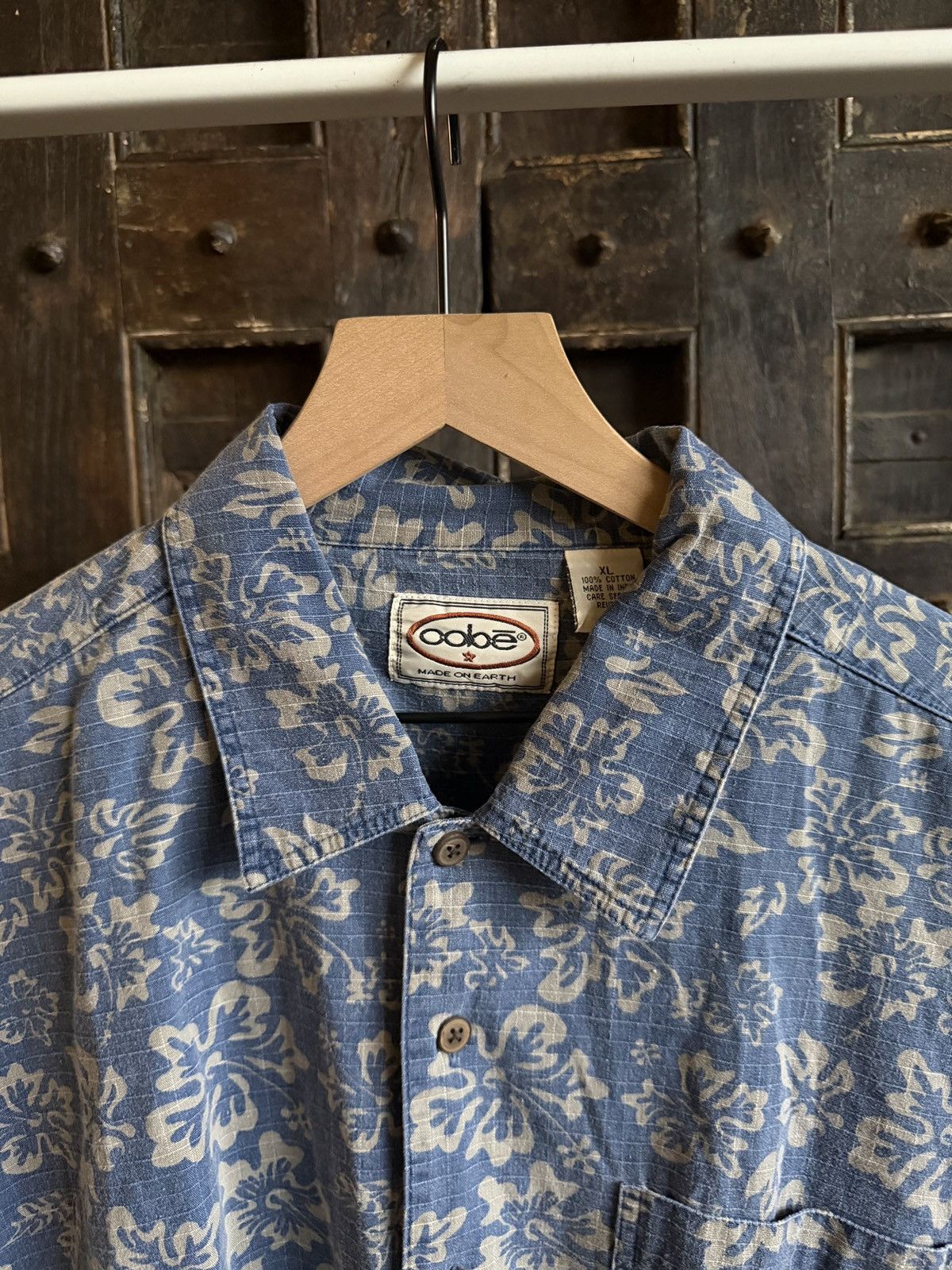 Other Vintage Oobe blue floral button up (XL) Size US XL / EU 56 / 4 - 2 Thumbnail