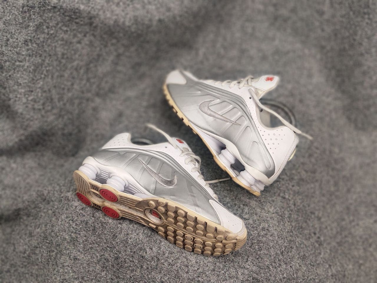 Nike Nike Shox R4 White Metallic Vintage Y2K Style Sneakers shoes Size US 5.5 / IT 35.5 - 2 Thumbnail