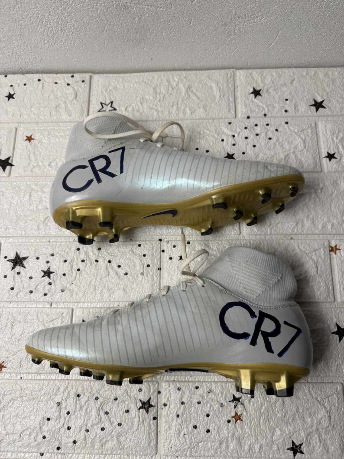 Nike Nike Mercurial Victory 6 CR7 FG Gold US8.5 UK7.5 EUR42 Size US 8.5 / EU 41-42 - 1 Thumbnail