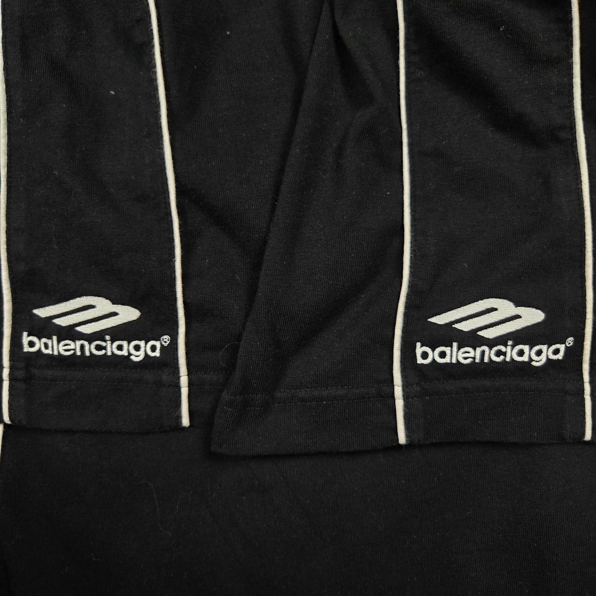 Balenciaga balenciaga black short sleeve football t-shirt Size US M / EU 48-50 / 2 - 6 Thumbnail