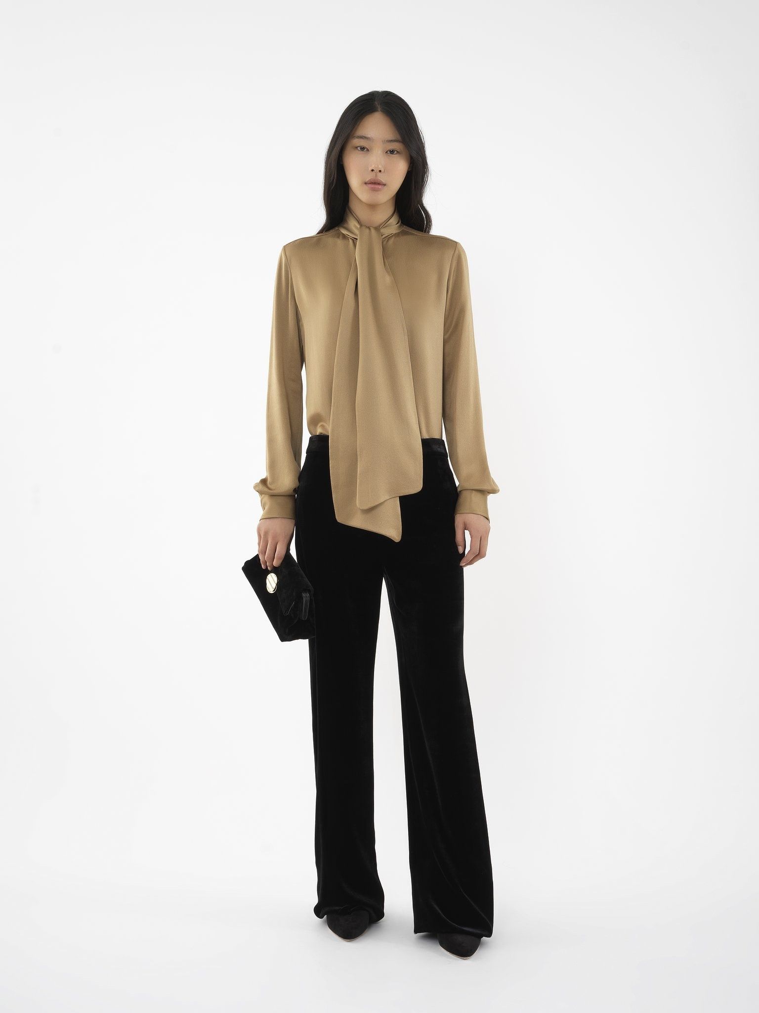 Chloe o1loc1c0325 CHC24 Lavallière Blouse in Safari Khaki Size L / US 10 / IT 46 - 2 Thumbnail