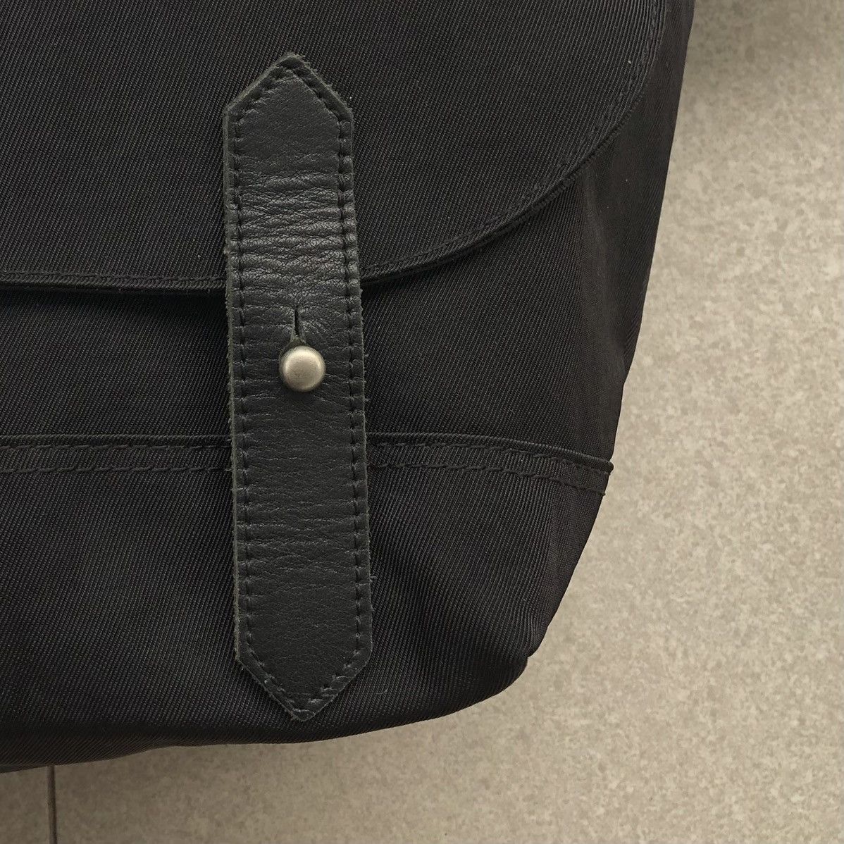 Paul Smith Authentic Paul Smith Genuine Leather Nylon Shoulder Bag Size ONE SIZE - 12 Thumbnail
