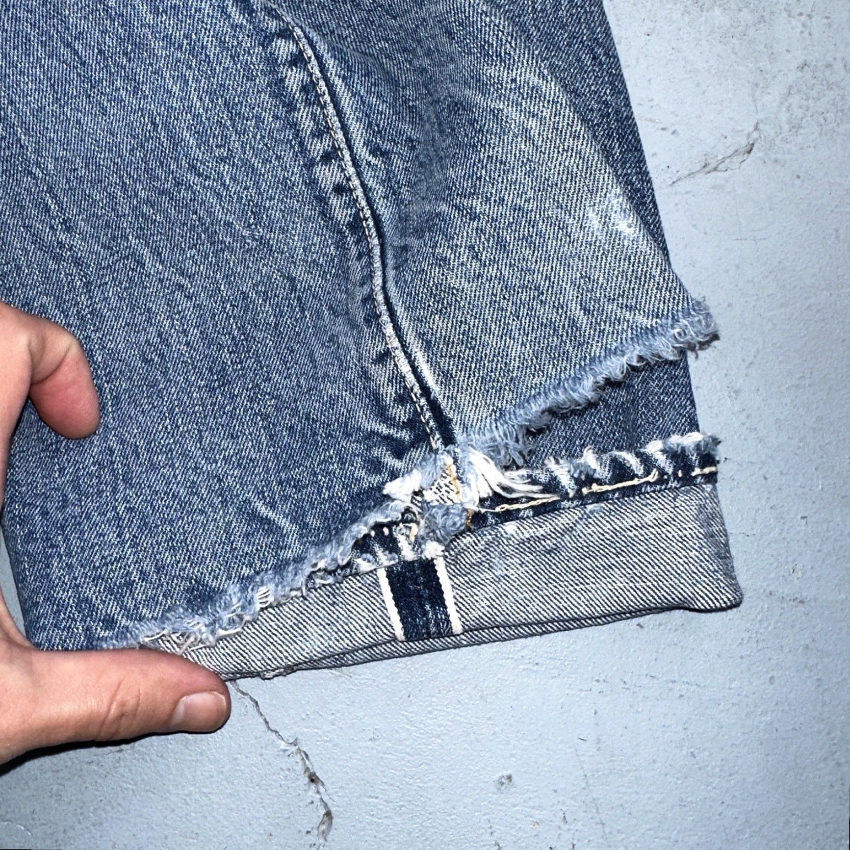 Levi's VINTAGE Levi's 501 XX Jeans Classic Denim Blue 1960s USA Big E Redline Selvedge 26x31 Mens Size US 26 / EU 42 - 5 Thumbnail