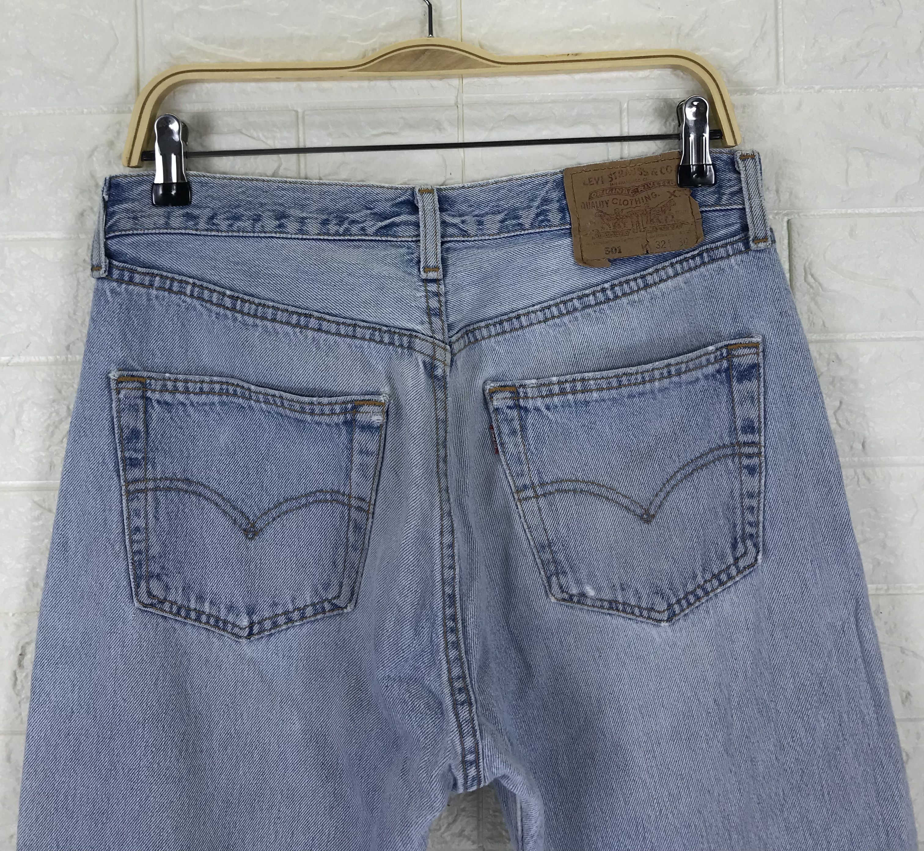 Levi's Vintage 90s Levi's 501 Light Wash Jeans Distressed Denim Size US 31 - 6 Thumbnail