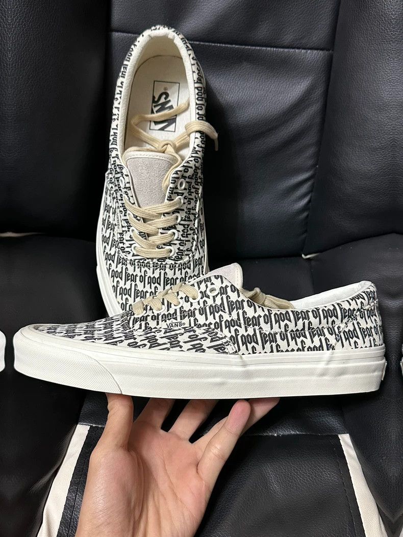 Fear of God Fear of God The first generation of co-branded canvas shoe Size US 10 / EU 43 - 2 Thumbnail