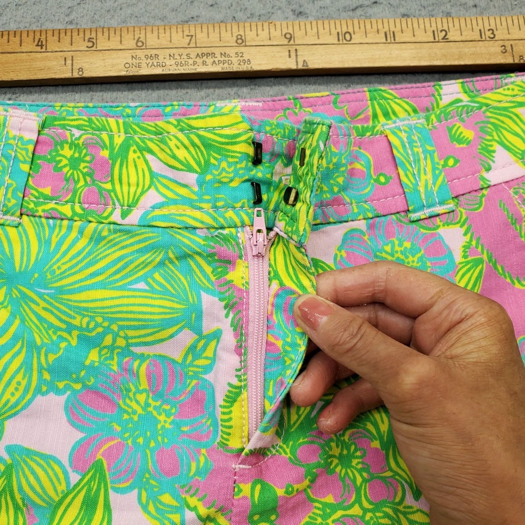 Lilly Pulitzer Lilly Pulitzer Shorts Womens 4 Multi Floral Resort Flat Front Slash Pockets Size 27" / US 4 / IT 40 - 6 Thumbnail