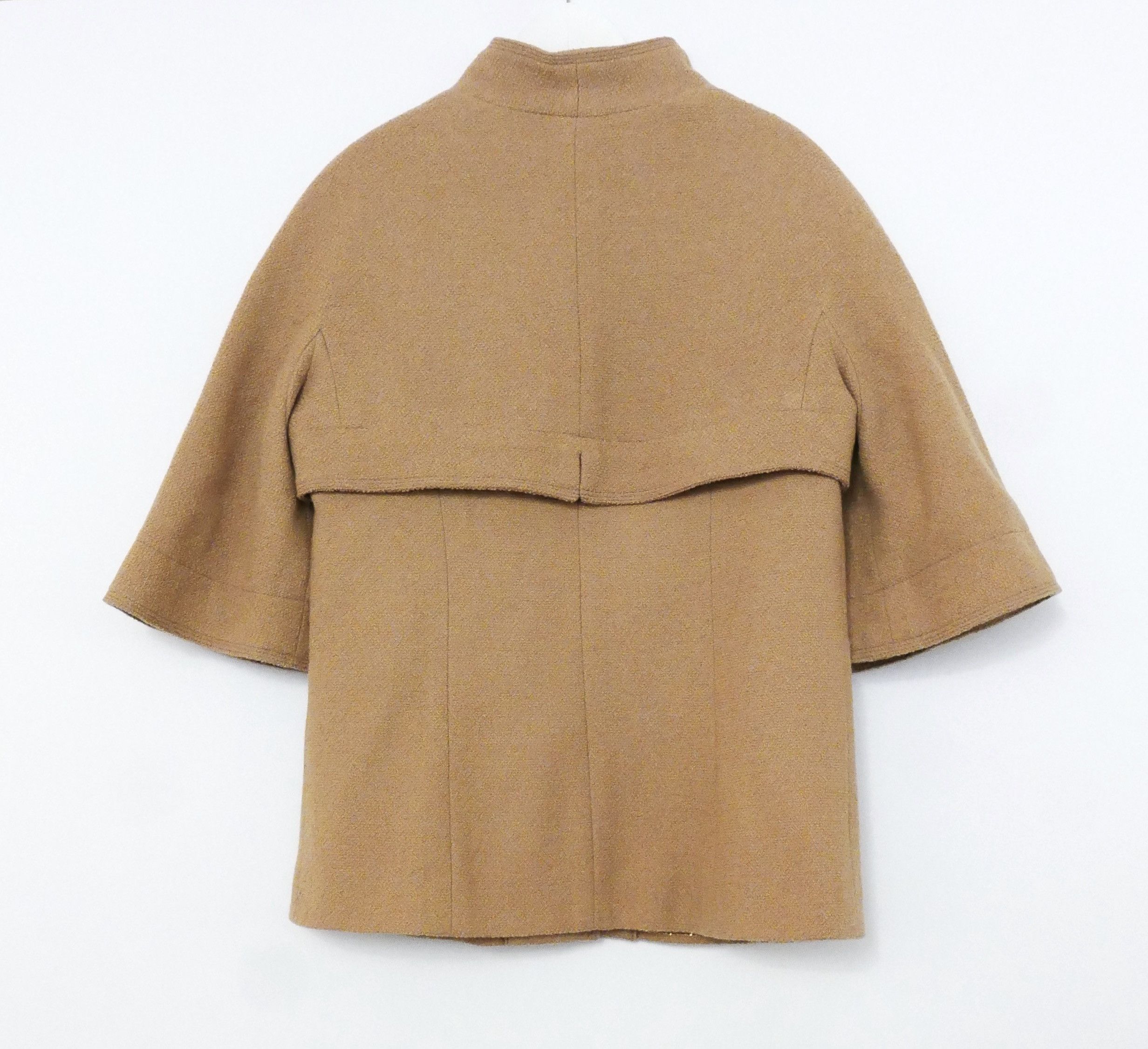 Chanel Chanel Resort 2015 Boucle Cape Trim Gripoix Button Jacket Size S / US 4 / IT 40 - 7 Thumbnail