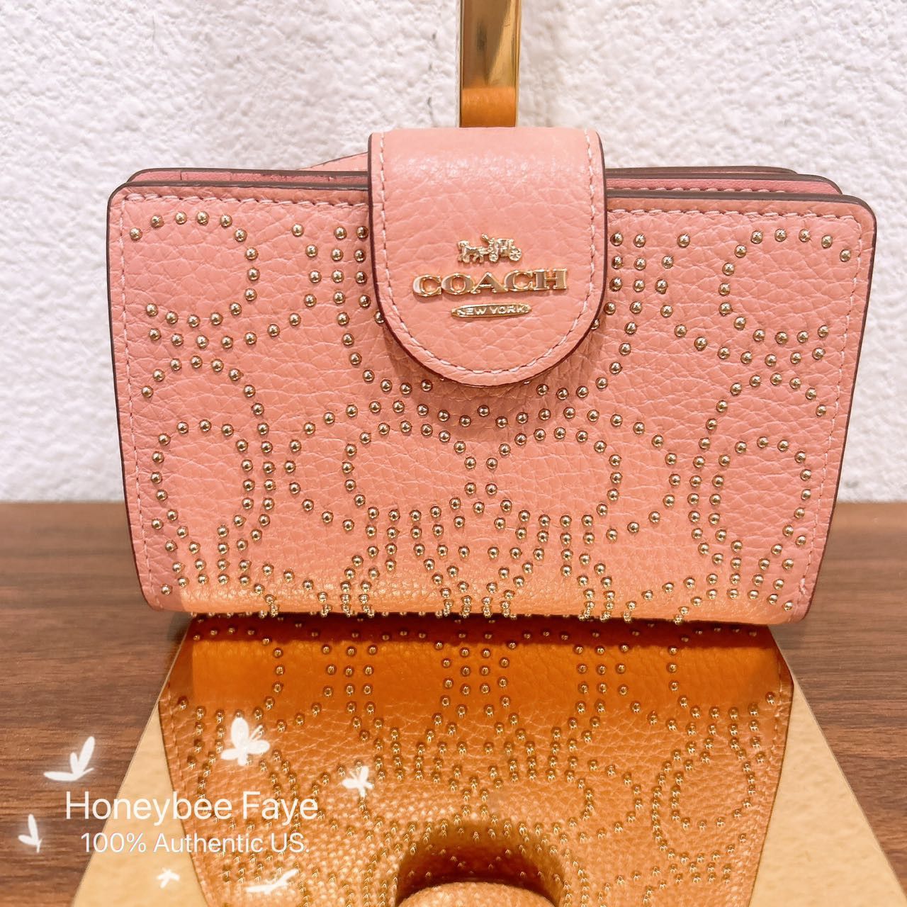 Coach Medium Corner Zip Wallet With Signature Rivets CX404 Size ONE SIZE - 1 Thumbnail
