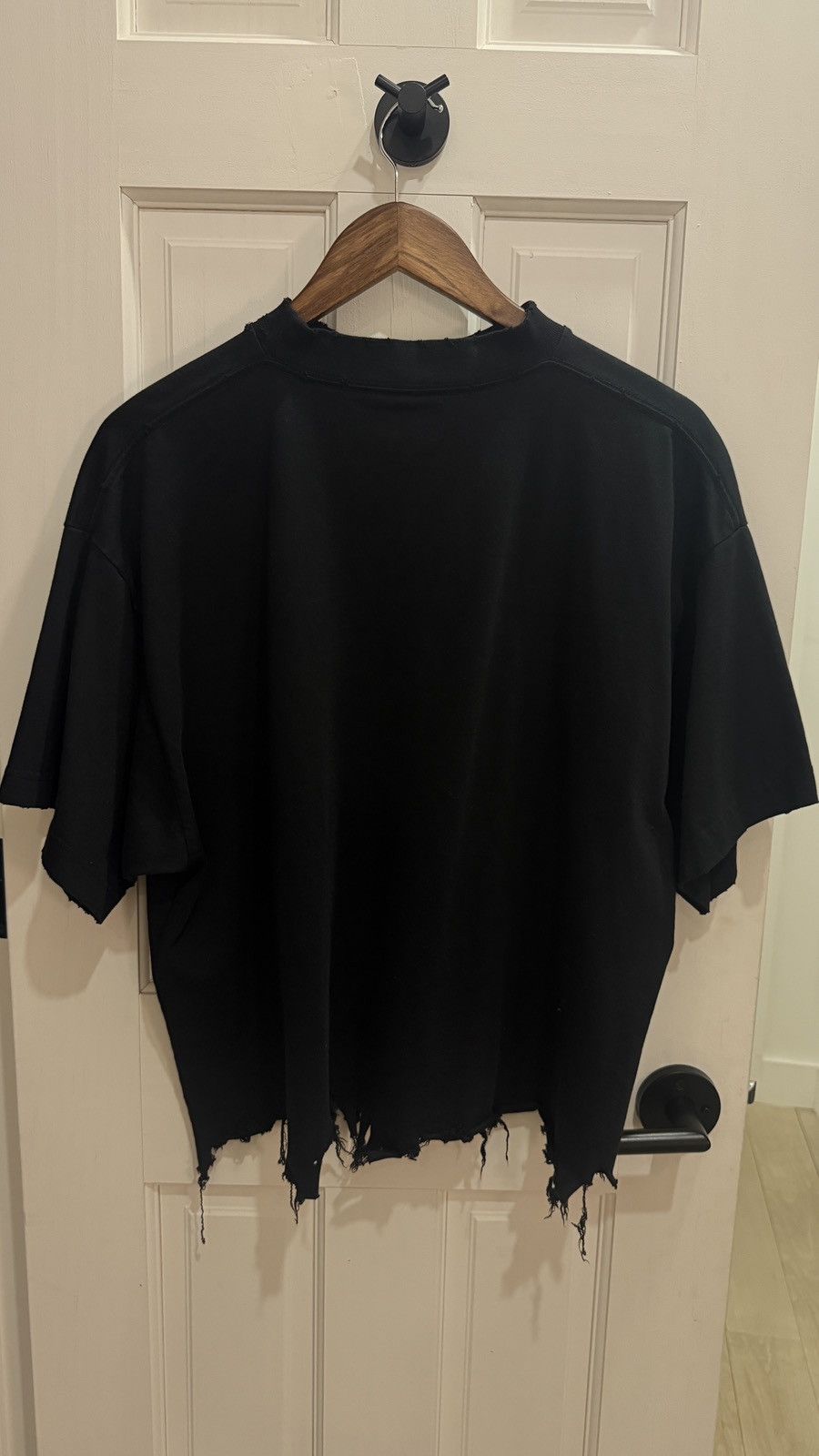 Balenciaga Balenciaga Black Tee Distressed Size US L / EU 52-54 / 3 - 2 Thumbnail