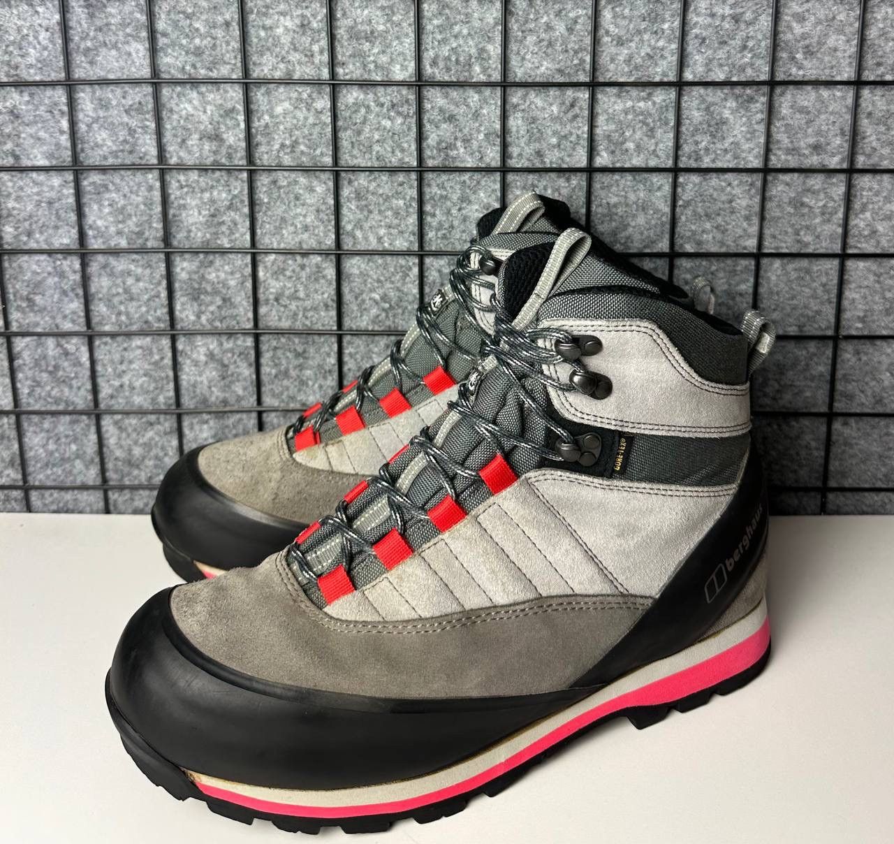 Berghaus Berghaus tracking boots shoes outdoor size 12.5 us Size US 12.5 / EU 45-46 - 1 Thumbnail