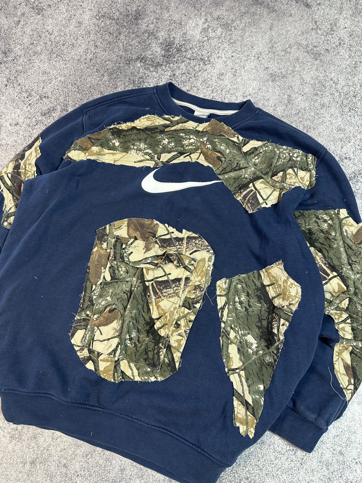 Nike Vintage Custom Camo Nike Big Swoosh Sweatshirt Streetwear XL Size US XL / EU 56 / 4 - 2 Thumbnail